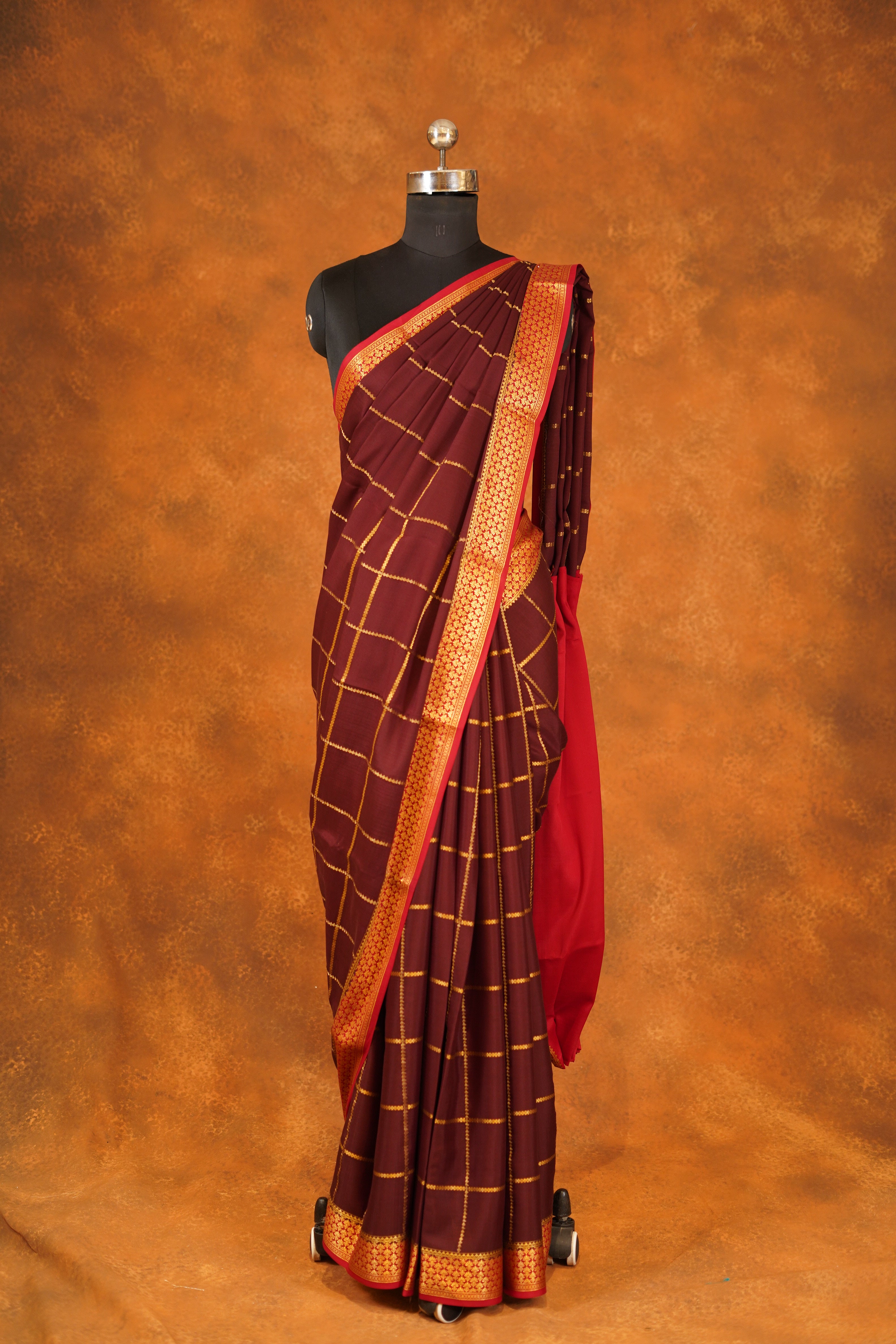 Brown Colour 120 GSM Pure Mysore Silk Saree With Red Contrast