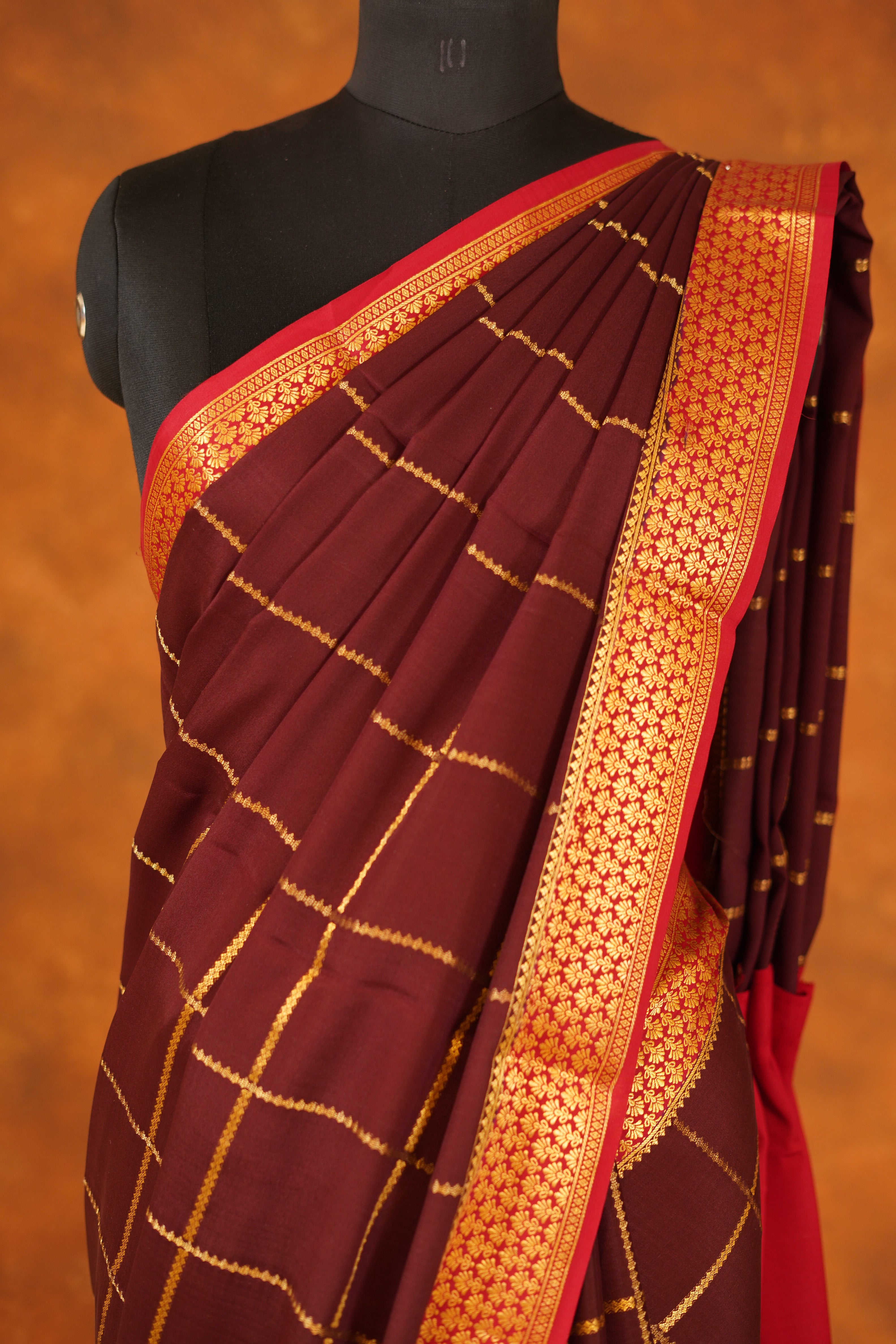 Brown Colour 120 GSM Pure Mysore Silk Saree With Red Contrast