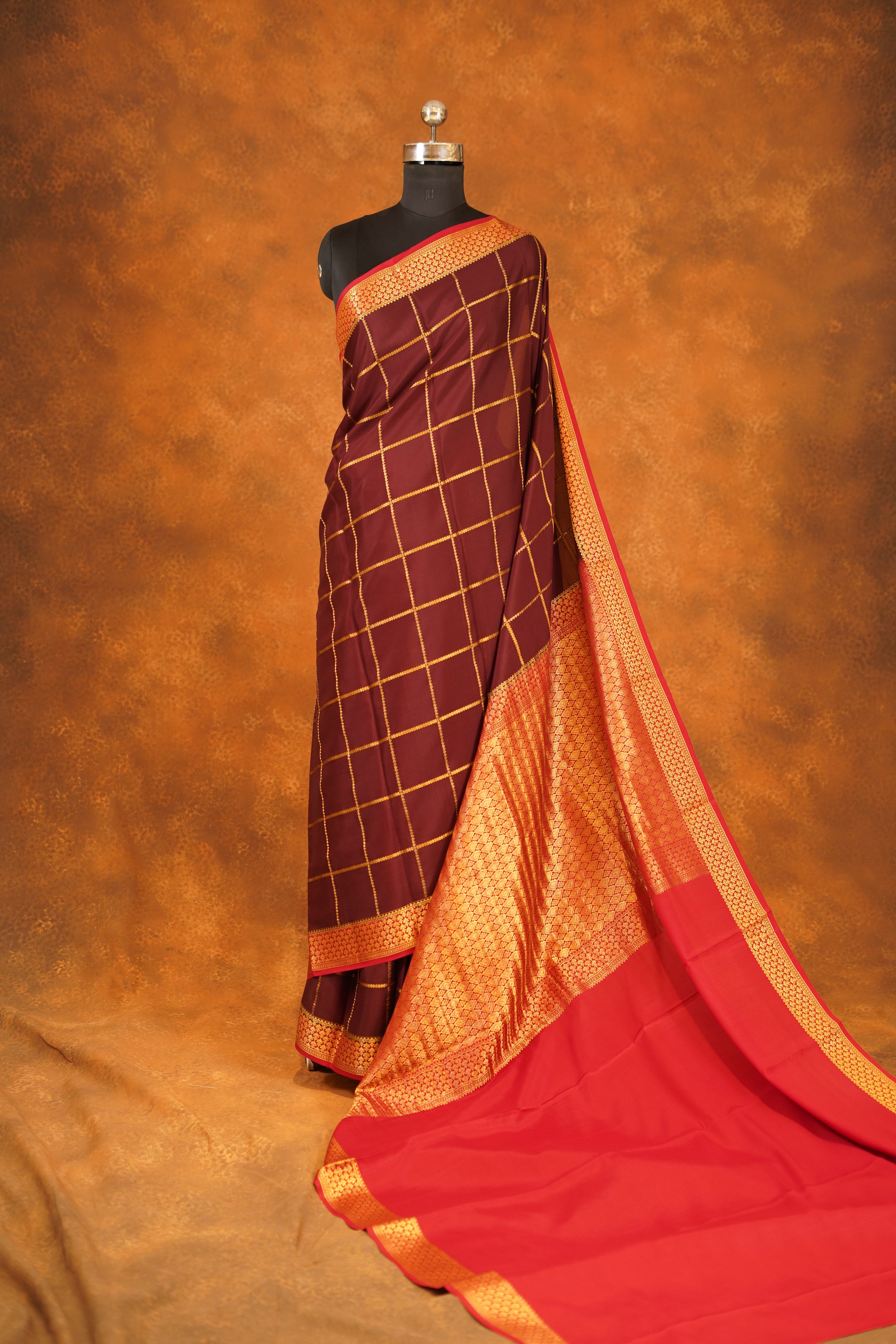 Brown Colour 120 GSM Pure Mysore Silk Saree With Red Contrast