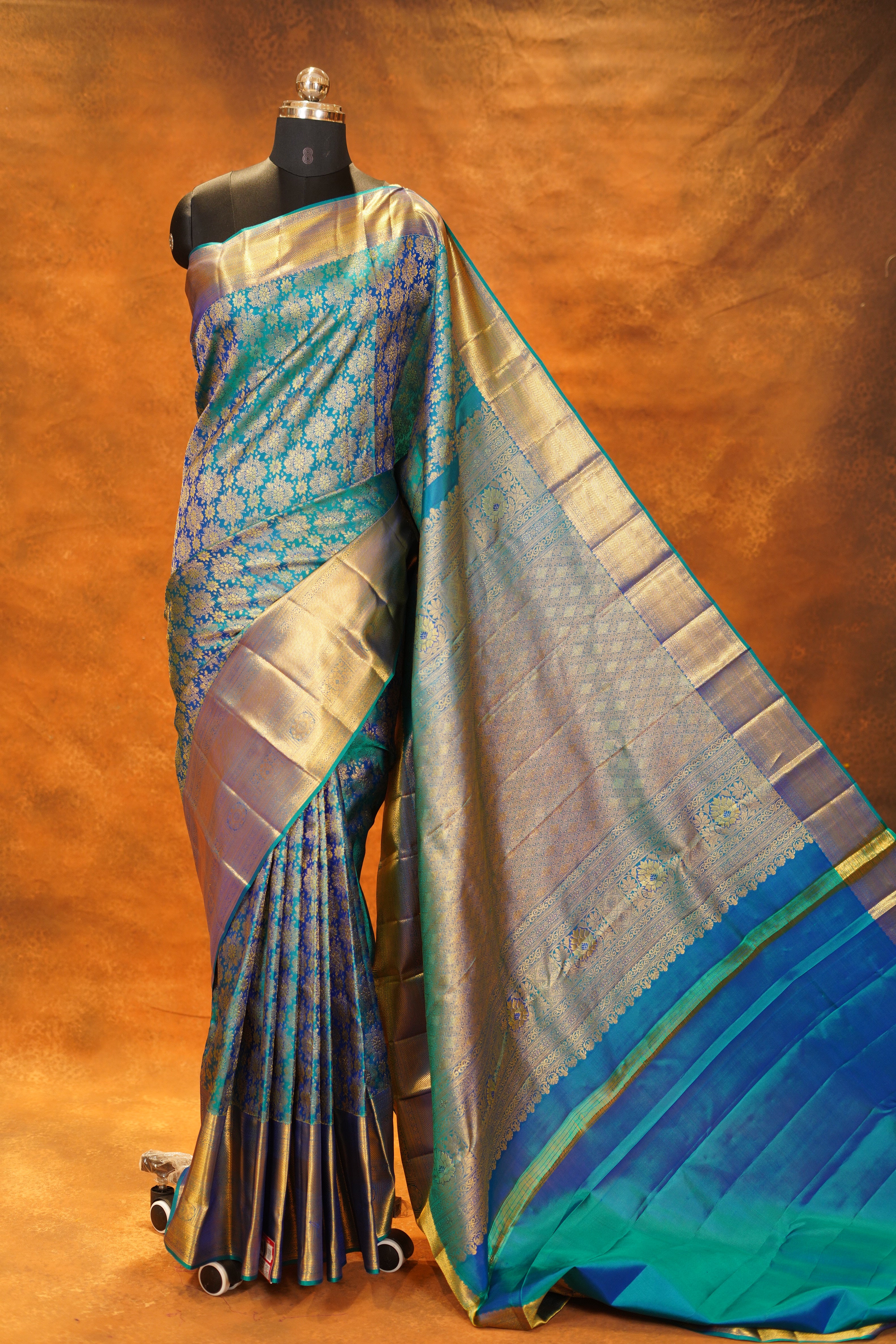 Traditional Rama-Blue Dual Shade Pure Kanjivaram Silk Saree