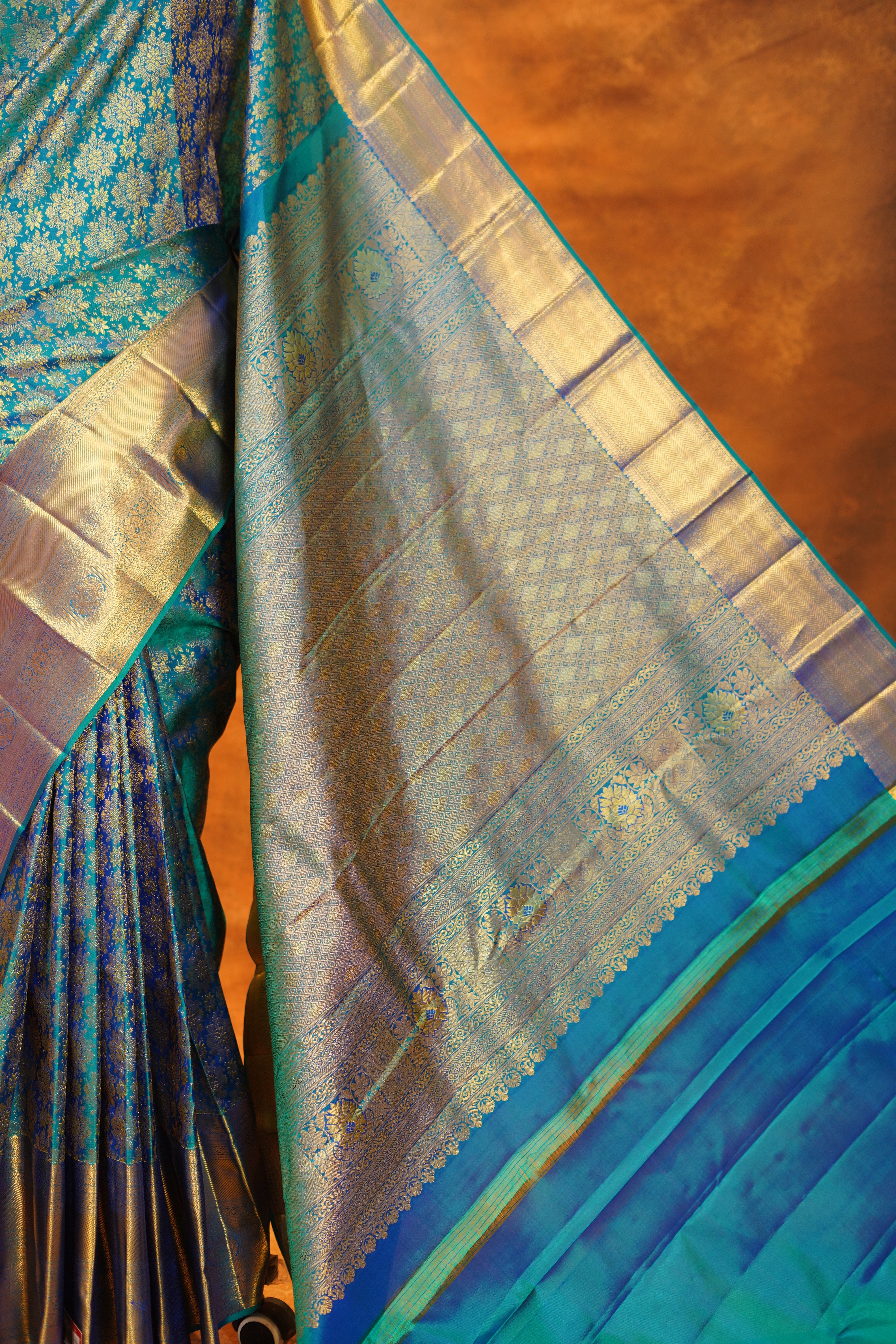 Traditional Rama-Blue Dual Shade Pure Kanjivaram Silk Saree