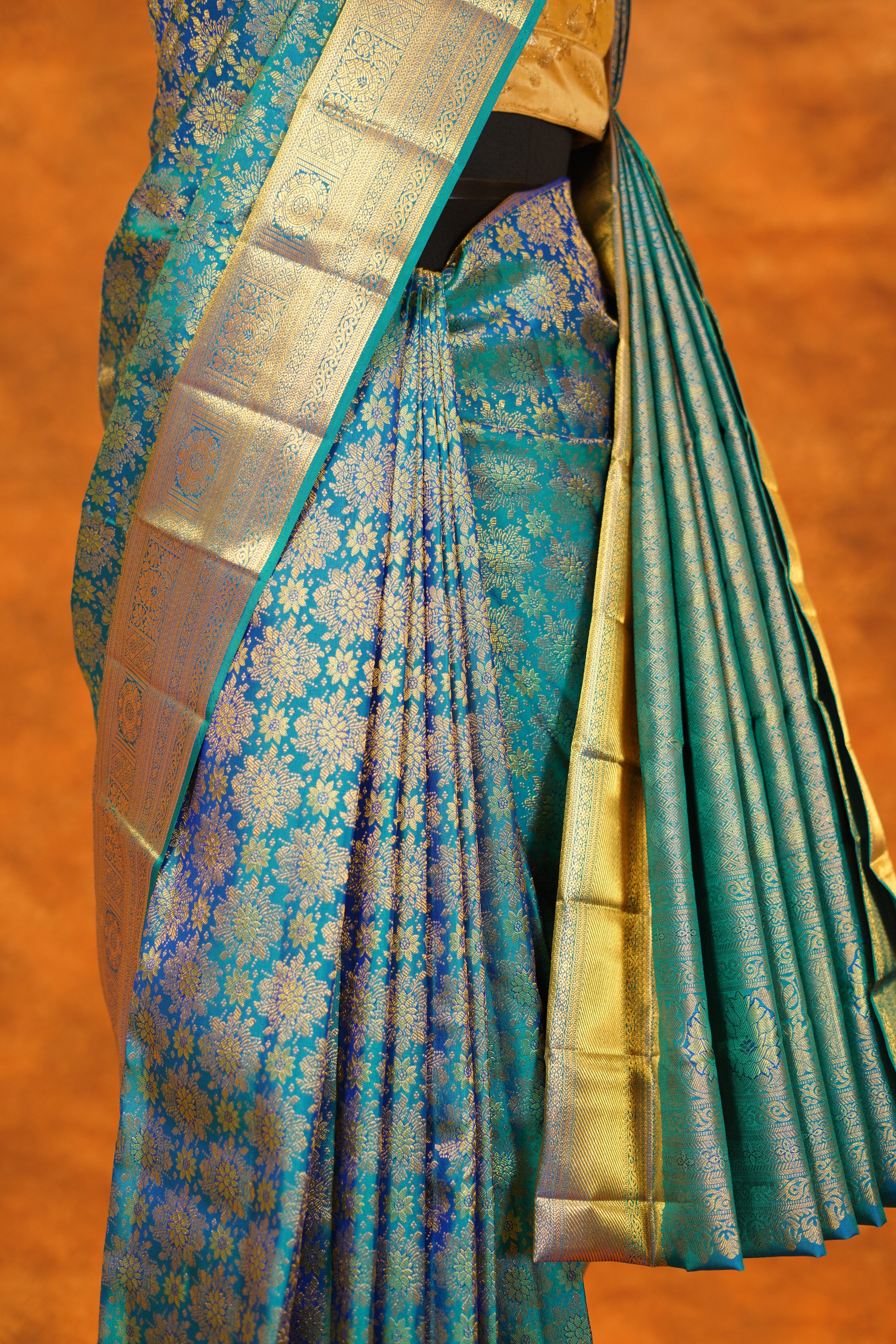 Traditional Rama-Blue Dual Shade Pure Kanjivaram Silk Saree