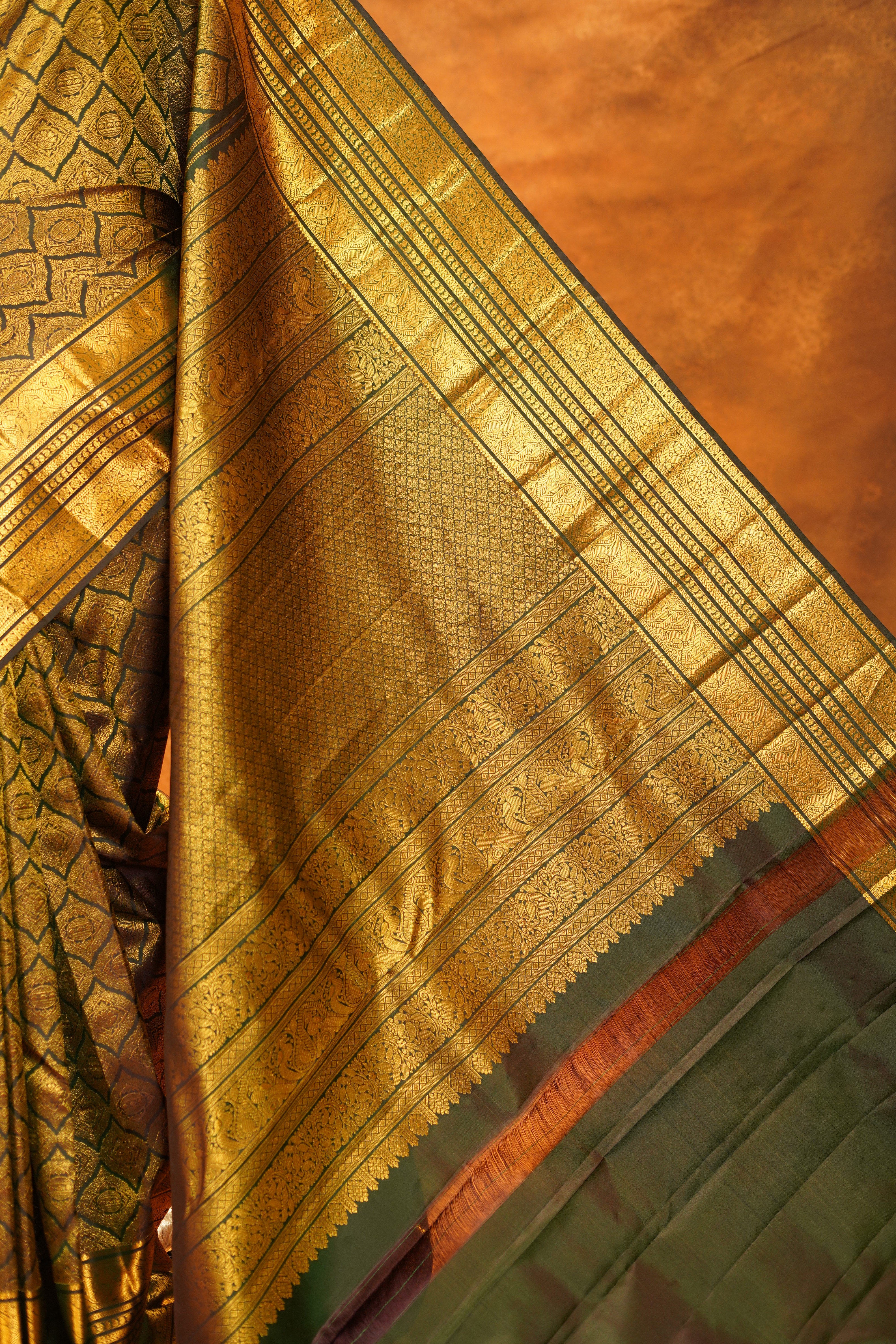 Rich Green Shaded Pure Kanjivaram Silk Saree with Brocade Golden Body