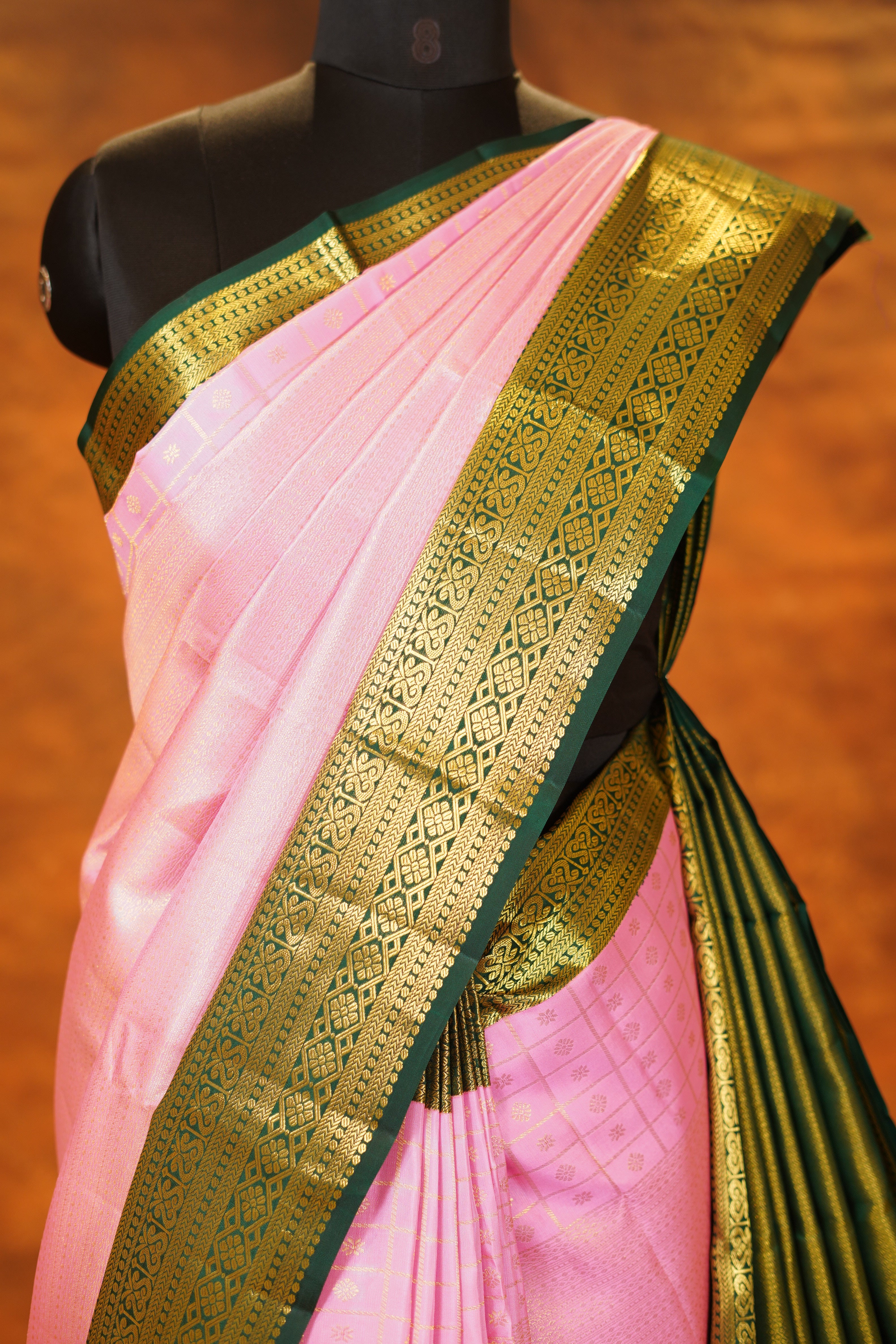 Baby Pink Colour Pure Kanjivaram Silk Saree With Bottle Green Contrast