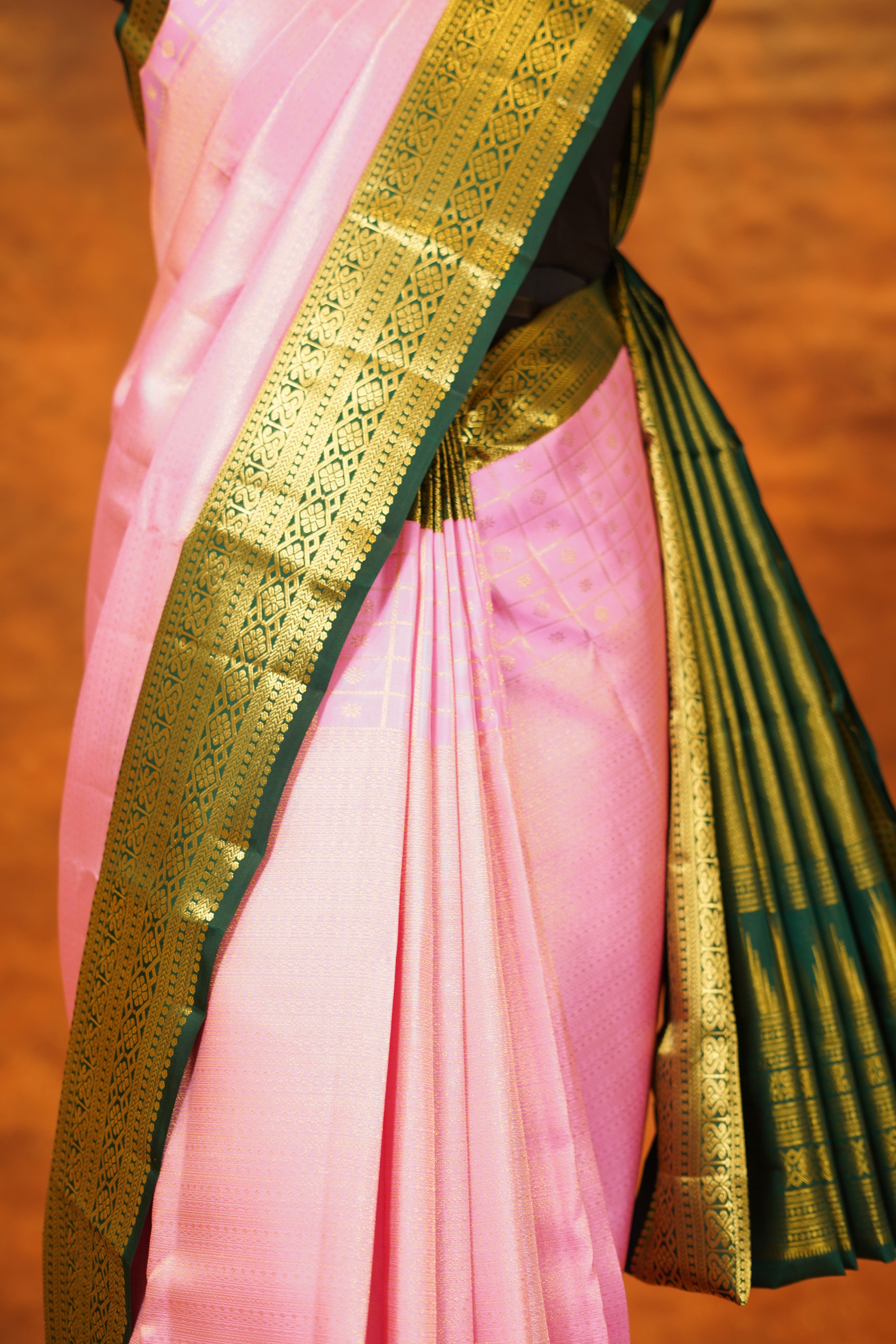 Baby Pink Colour Pure Kanjivaram Silk Saree With Bottle Green Contrast