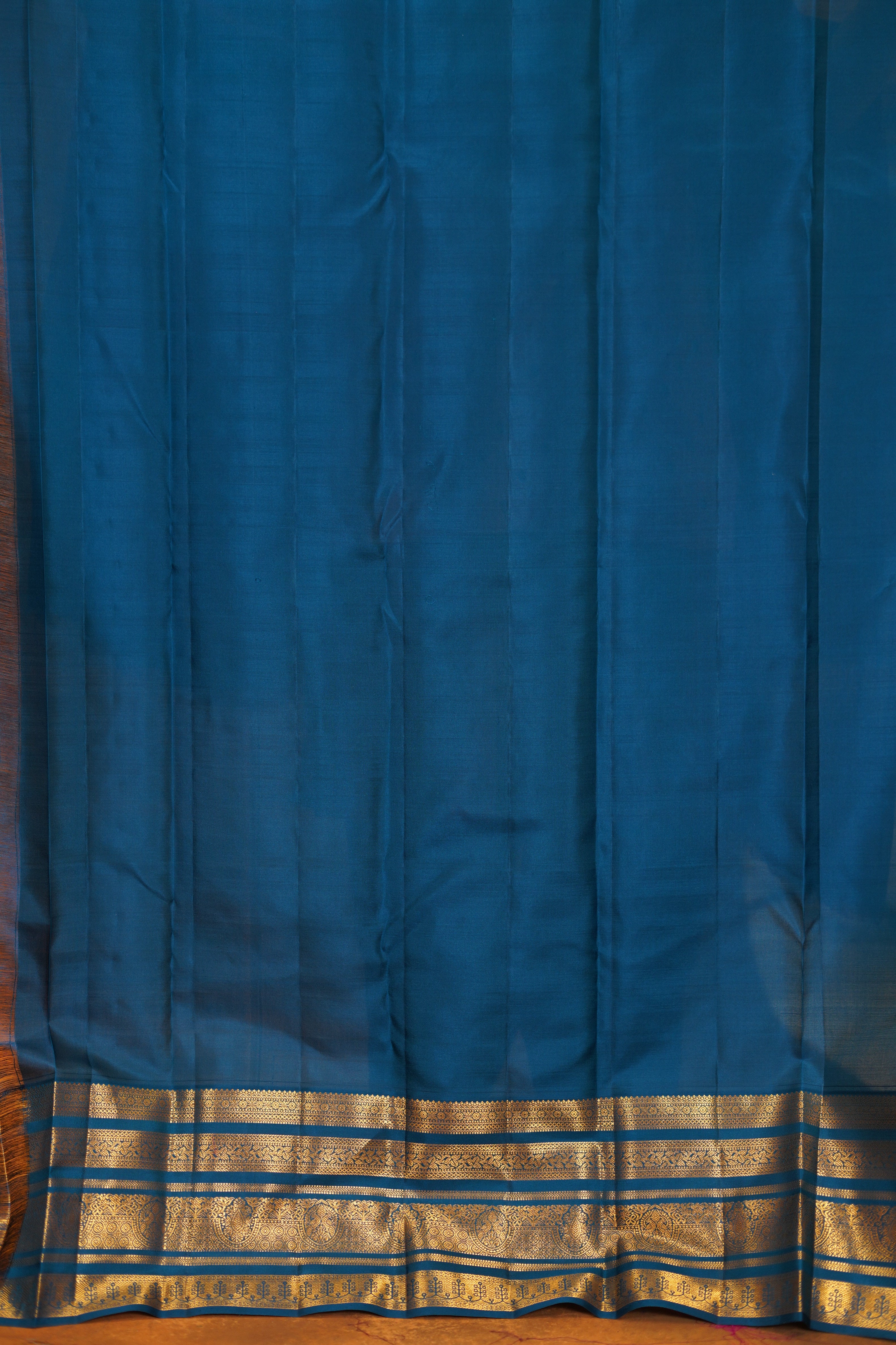 Sky Blue Colour Pure Kanjivaram Silk Saree With Peacock Blue Contrast