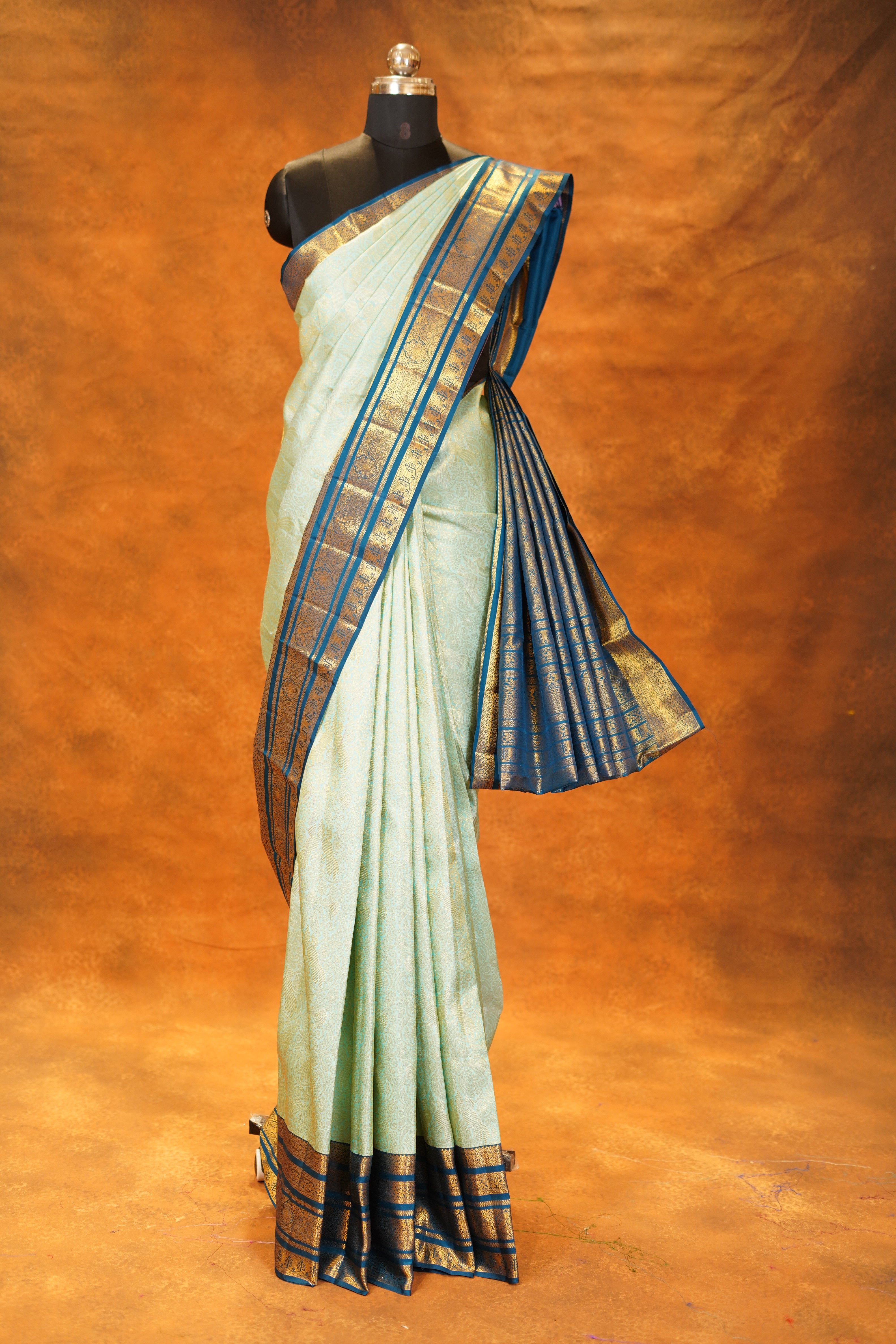 Sky Blue Colour Pure Kanjivaram Silk Saree With Peacock Blue Contrast