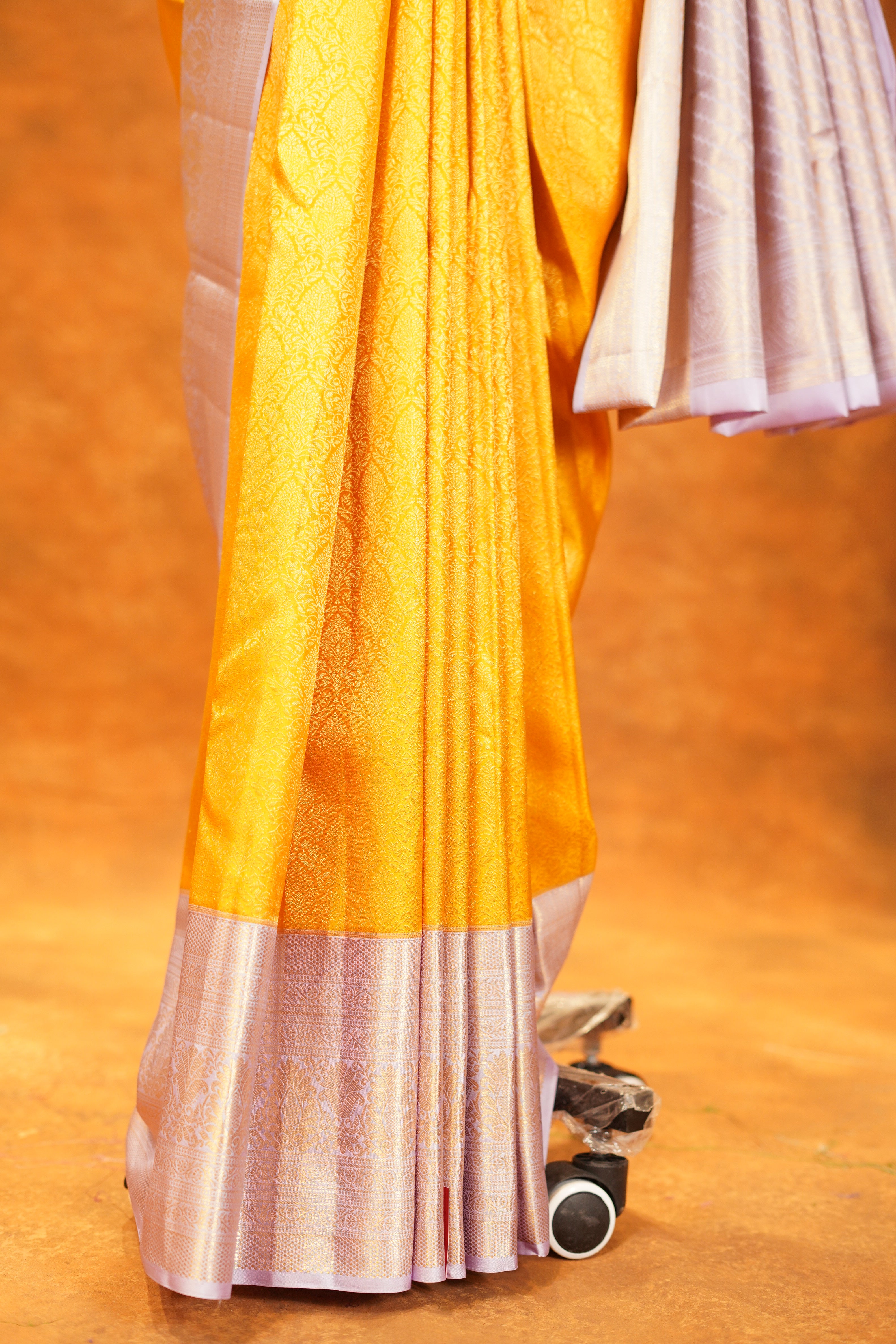 Elegant Yellow Colour Pure Kanjivaram Silk Saree With Lavender Contrast