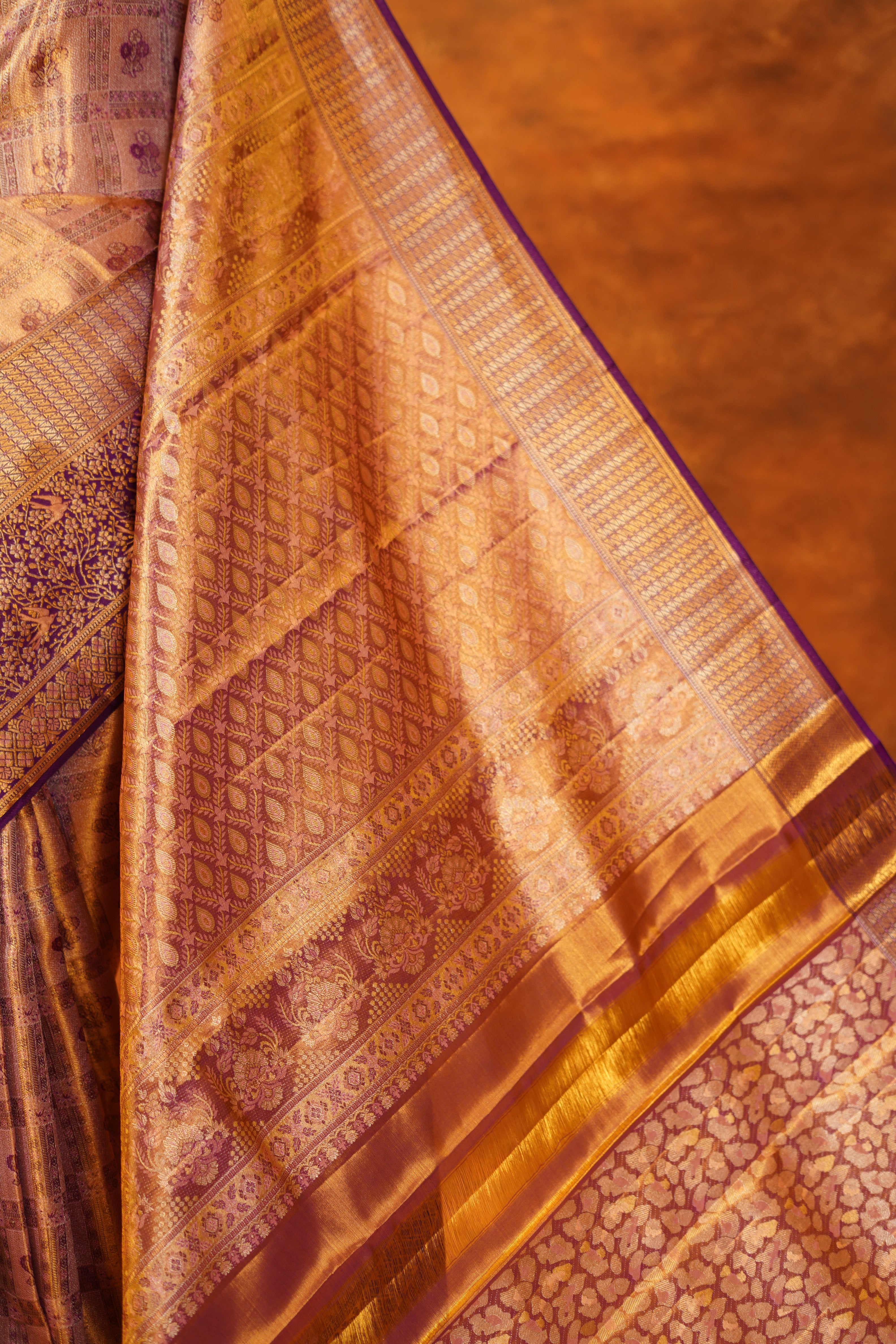 Pastel pink dual shaded pure Kanjivaram Silk Saree With Magenta Contrast