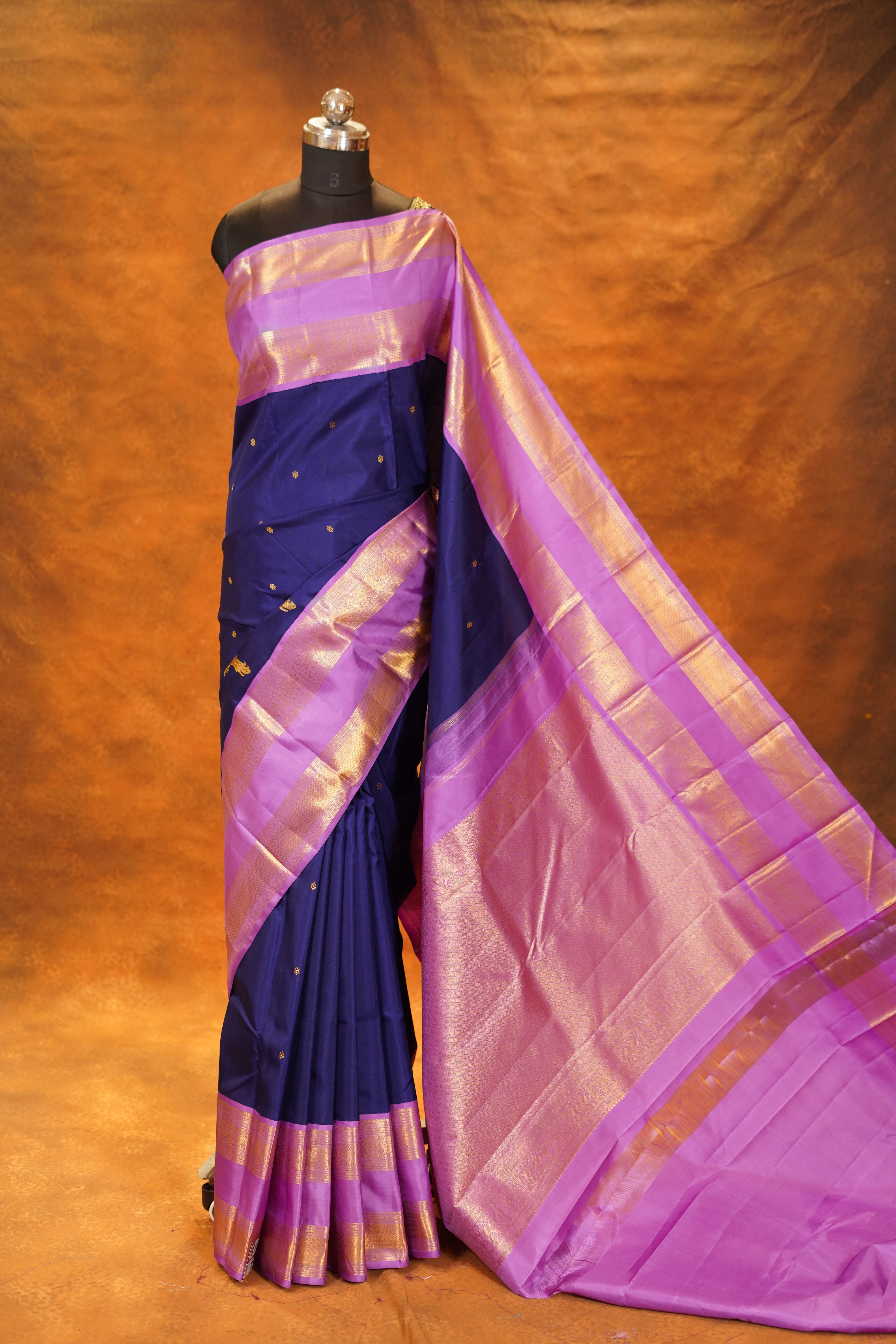 Navy Blue Colour Pure Kanjivaram Silk Saree With Lavender Contrast