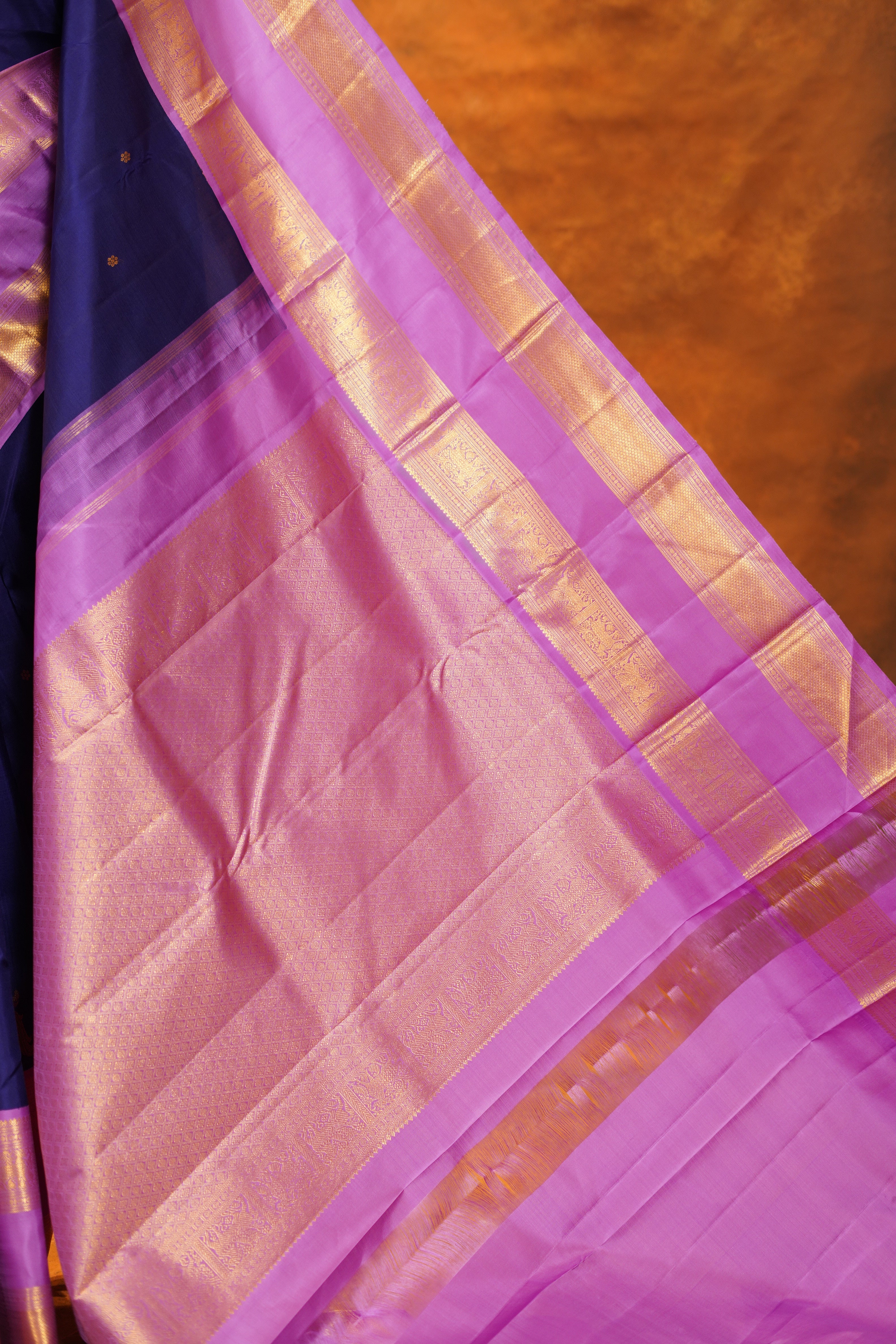 Navy Blue Colour Pure Kanjivaram Silk Saree With Lavender Contrast