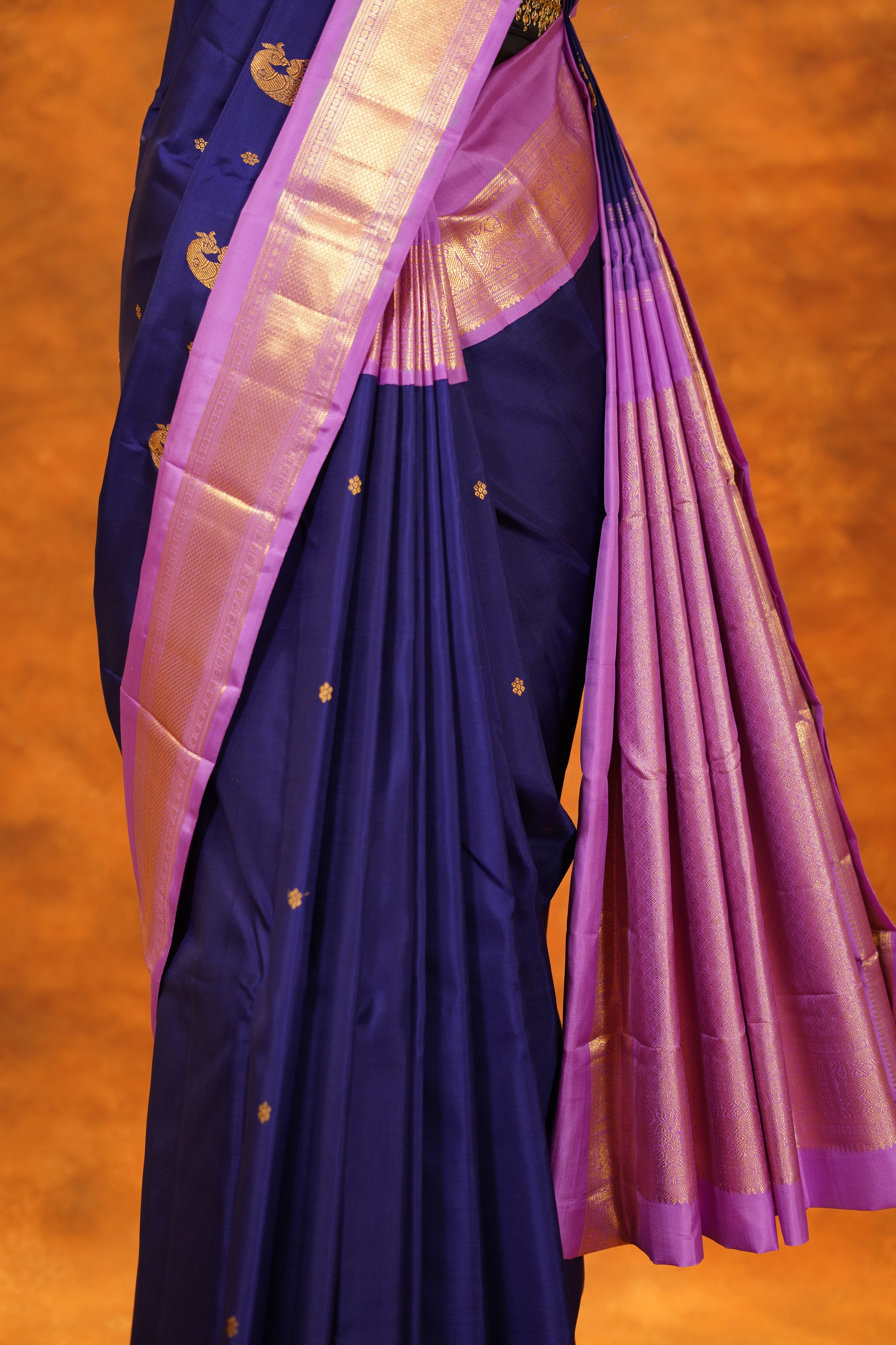 Navy Blue Colour Pure Kanjivaram Silk Saree With Lavender Contrast