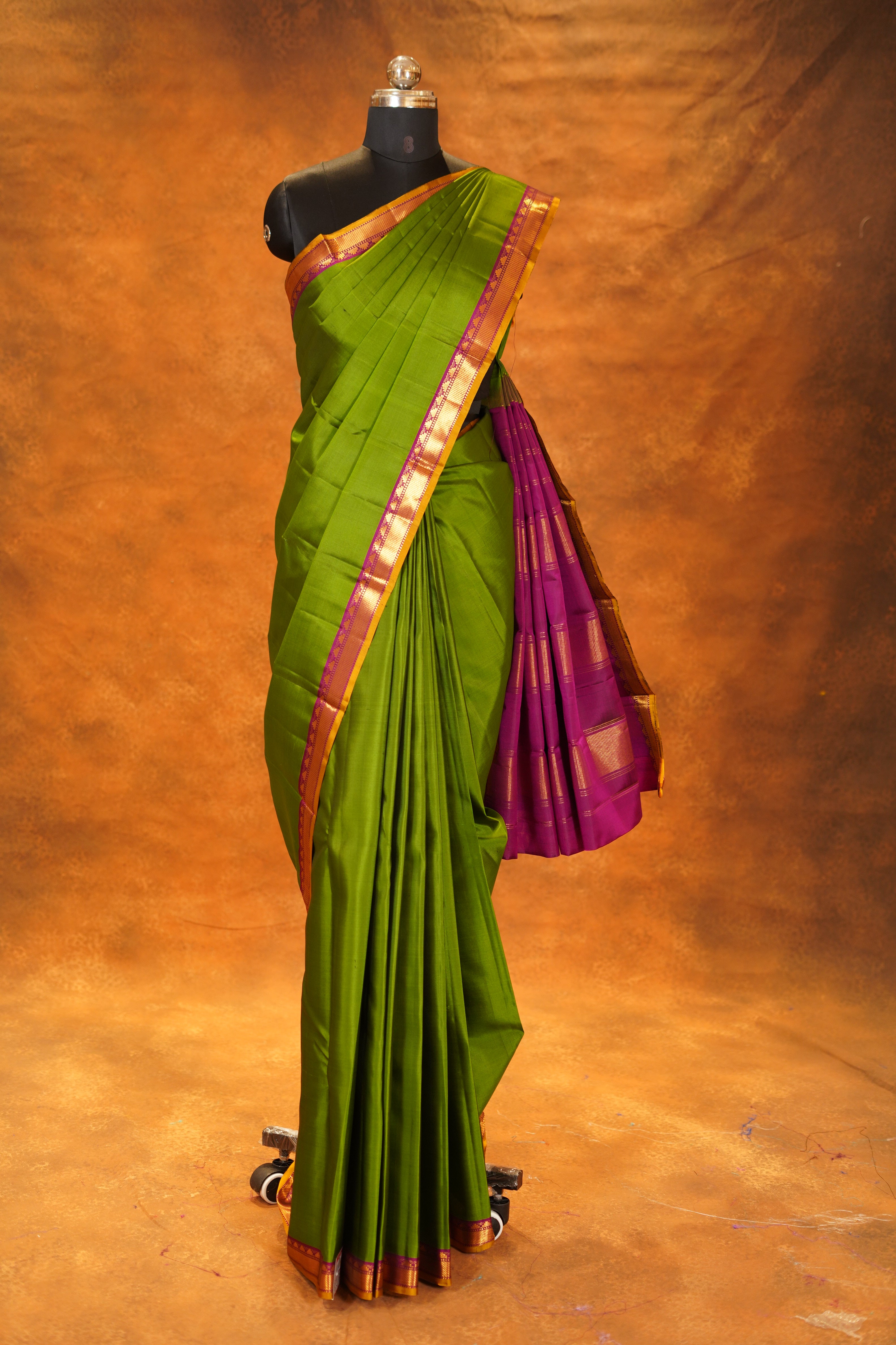 Parrot Green Colour Pure Kanjivaram Silk Saree with Magenta Contrast