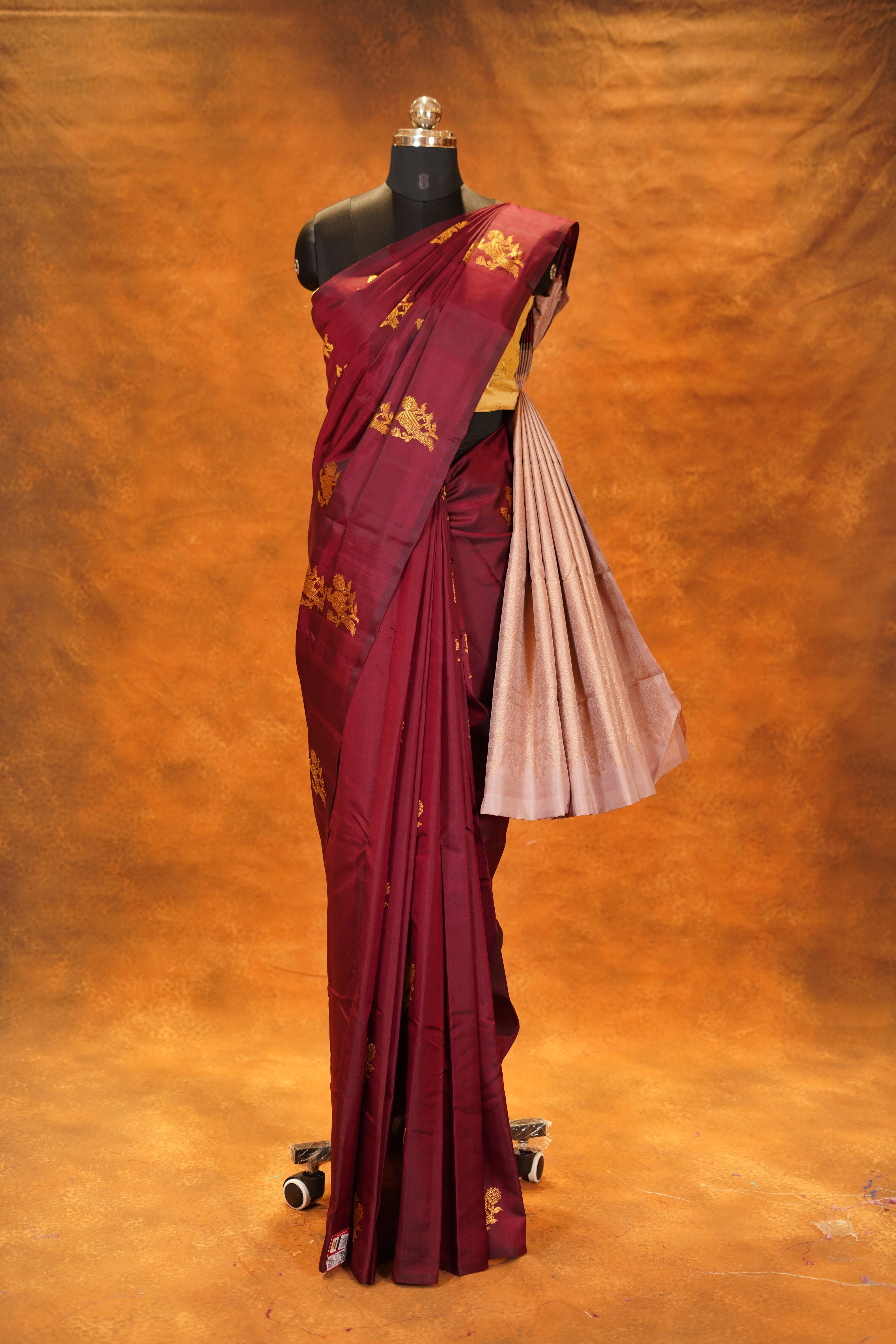 Elegant Maroon Colour Pure Kanjivaram Silk Saree With Pastel Pallu