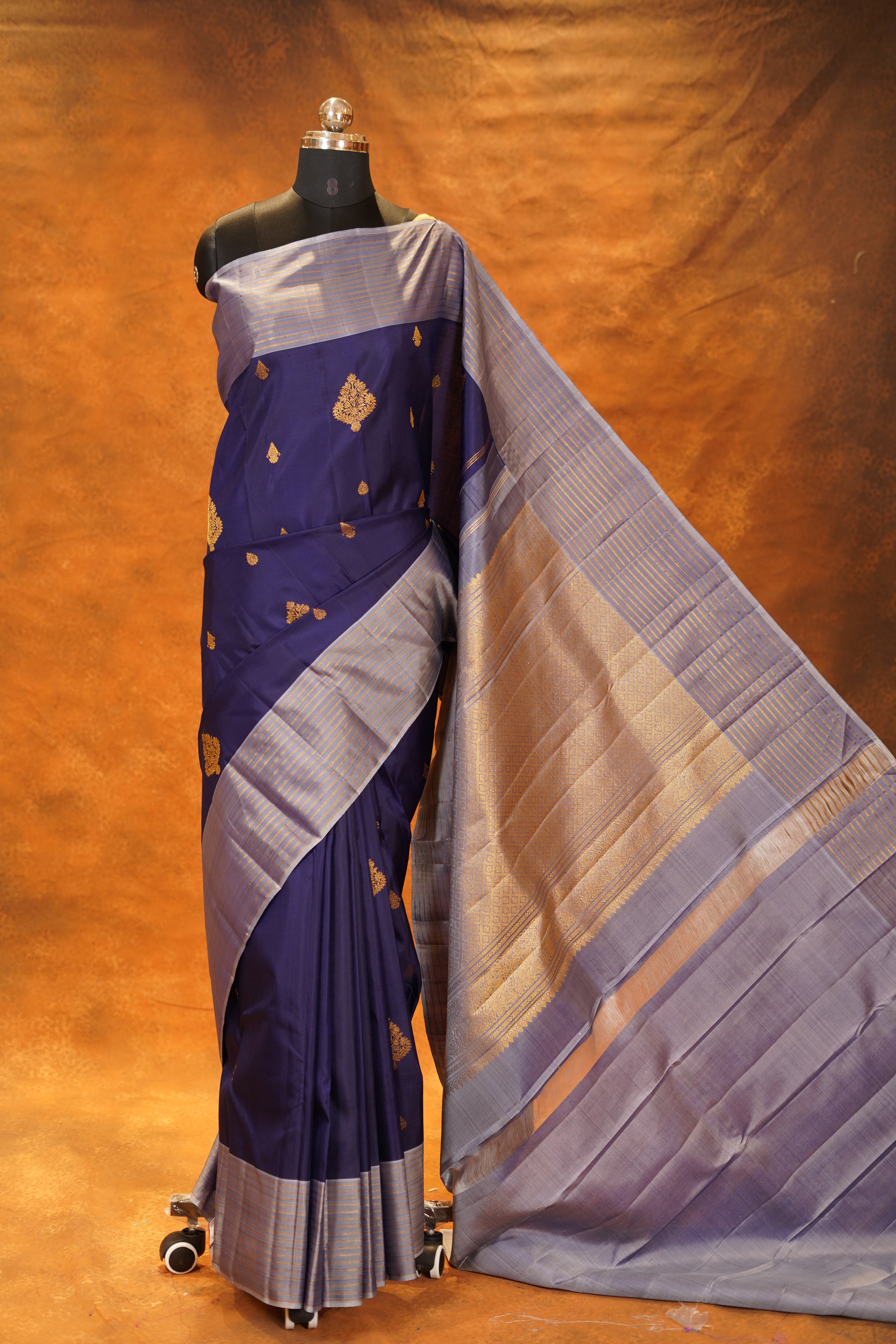 Navy Blue Colour Pure Kanjivaram Silk Saree with Grey Contrast