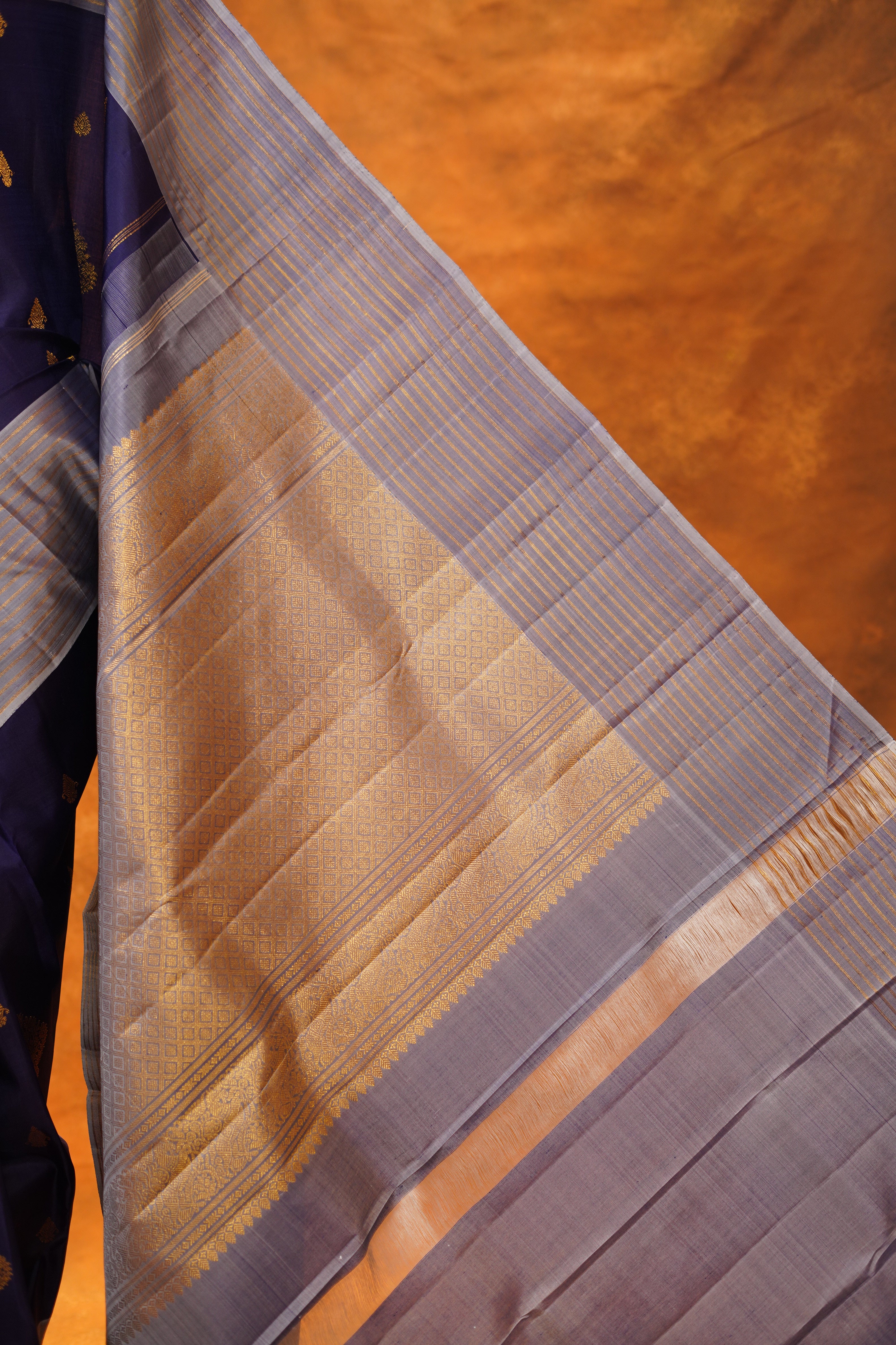 Navy Blue Colour Pure Kanjivaram Silk Saree with Grey Contrast