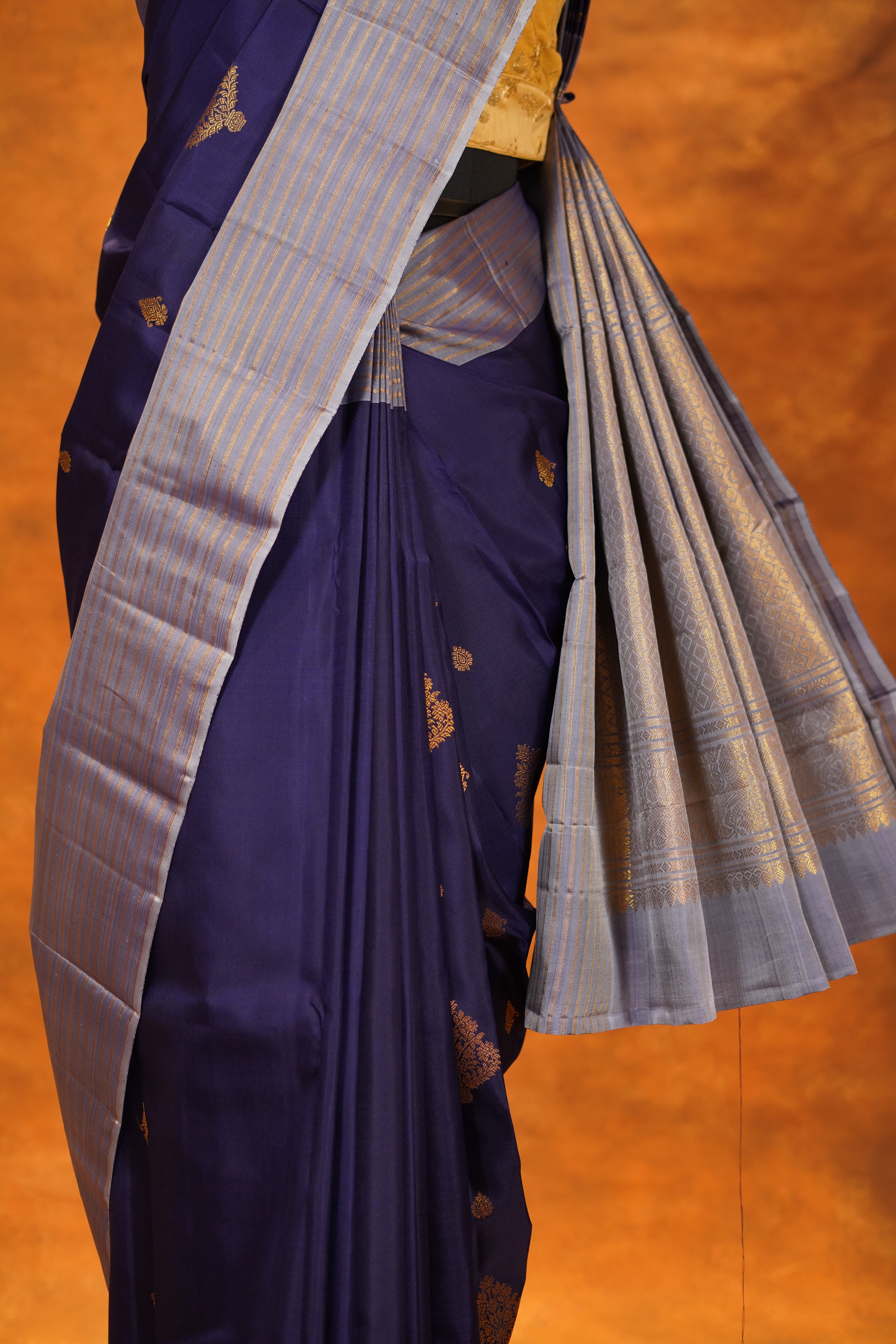Navy Blue Colour Pure Kanjivaram Silk Saree with Grey Contrast