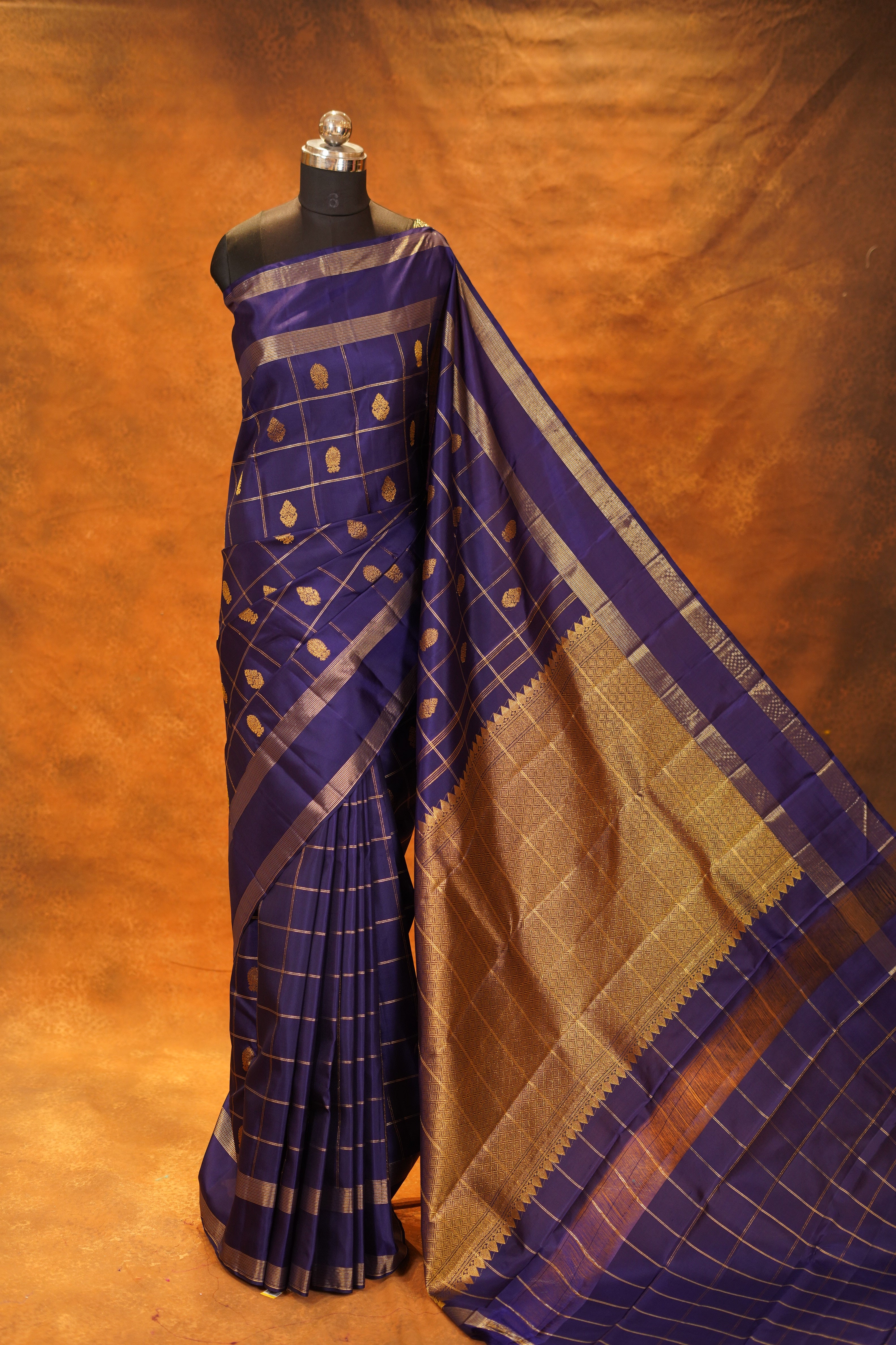 Navy Blue Colour Checked Pure Kanjivaram Silk Saree