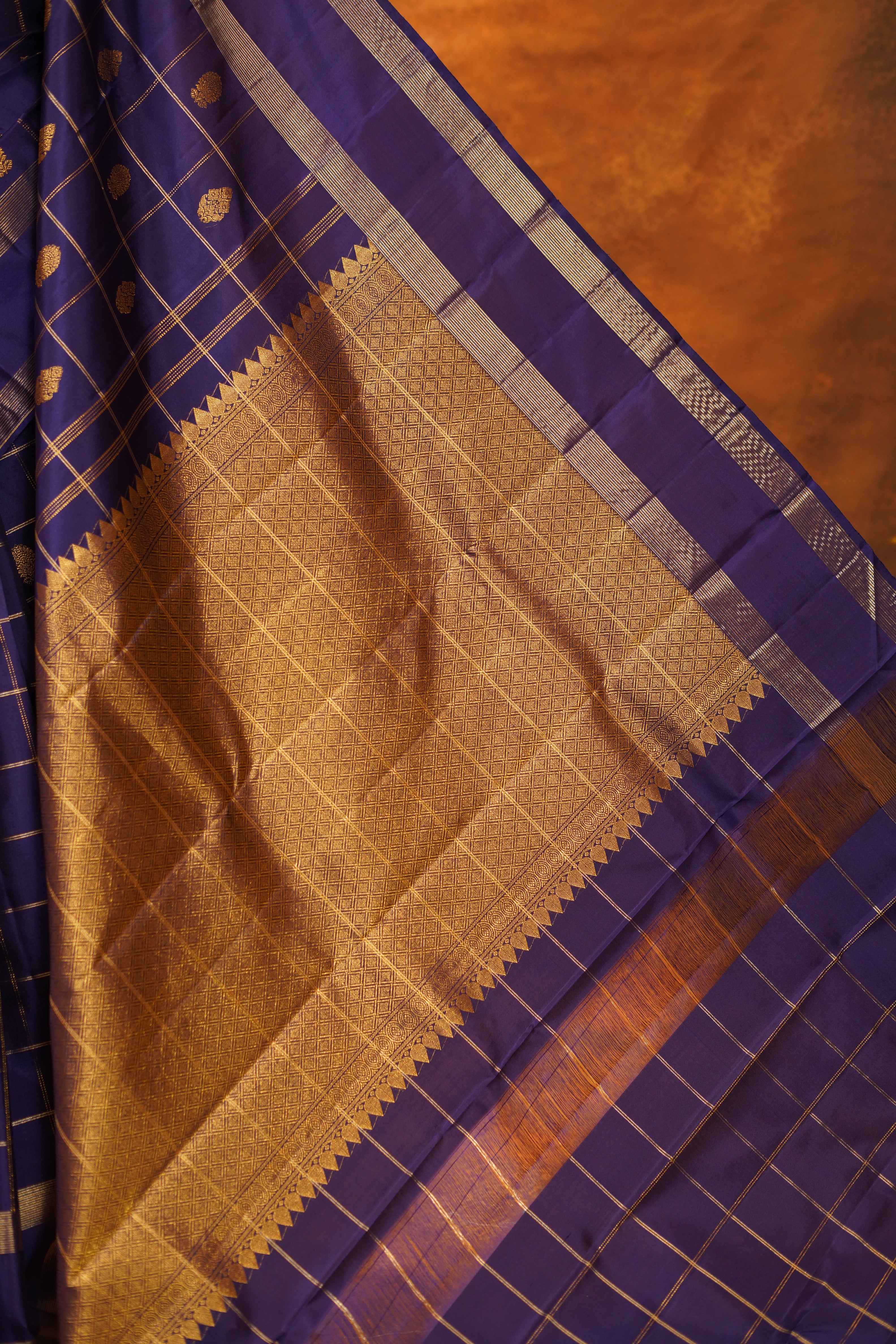 Navy Blue Colour Checked Pure Kanjivaram Silk Saree