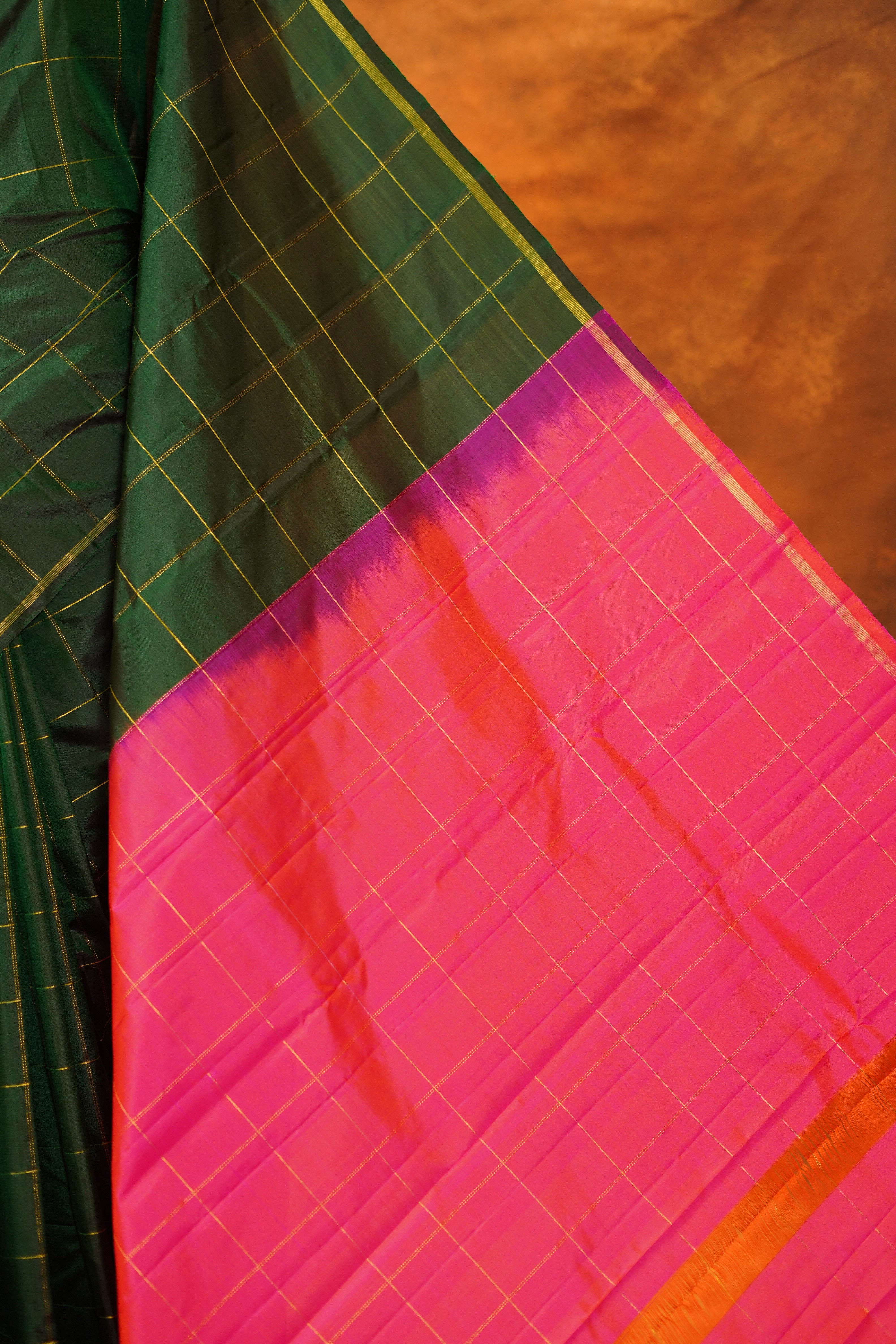 Bottle Green Colour Checked Pure Kanjivaram Silk Saree with Pink contrast Pallu