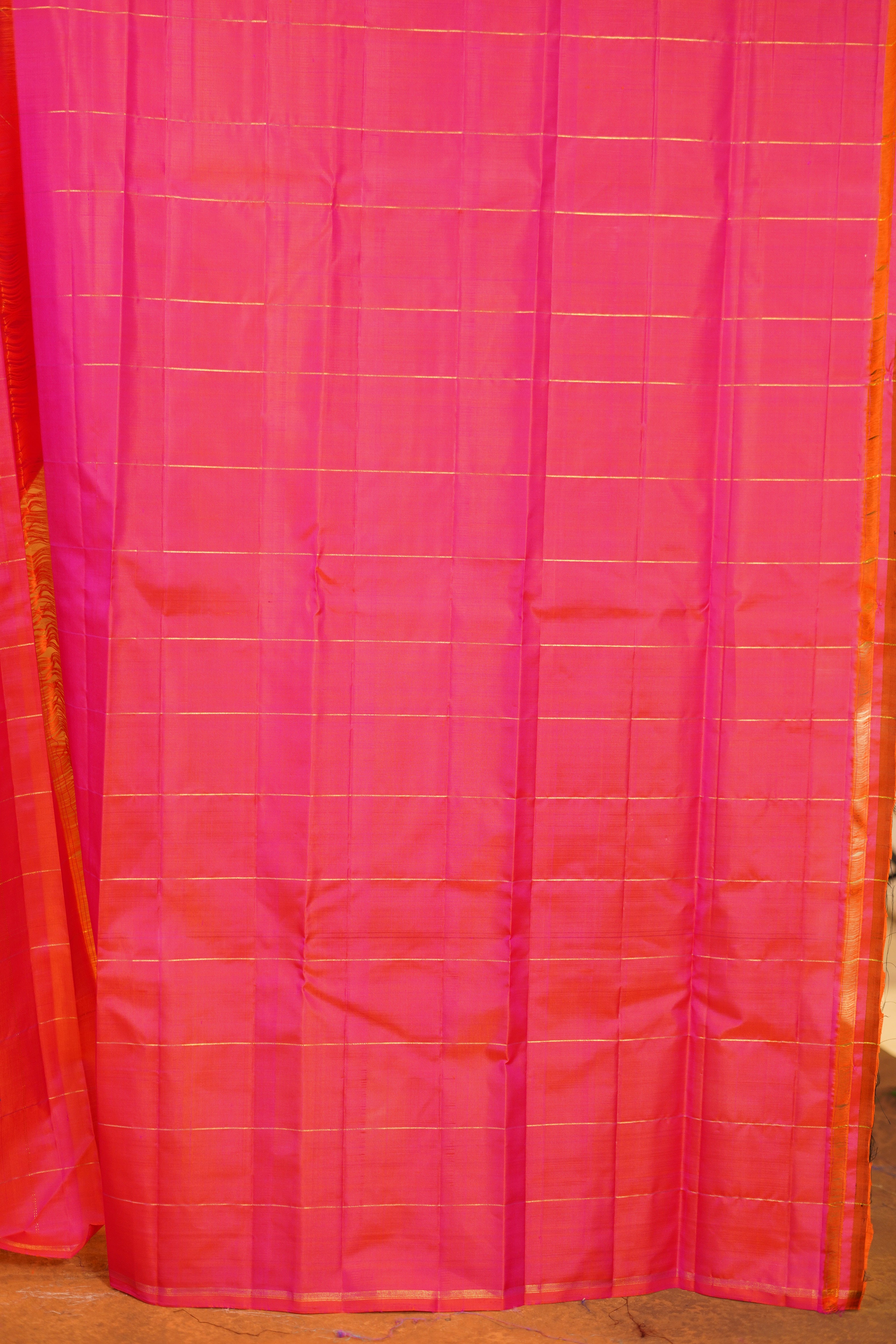 Bottle Green Colour Checked Pure Kanjivaram Silk Saree with Pink contrast Pallu