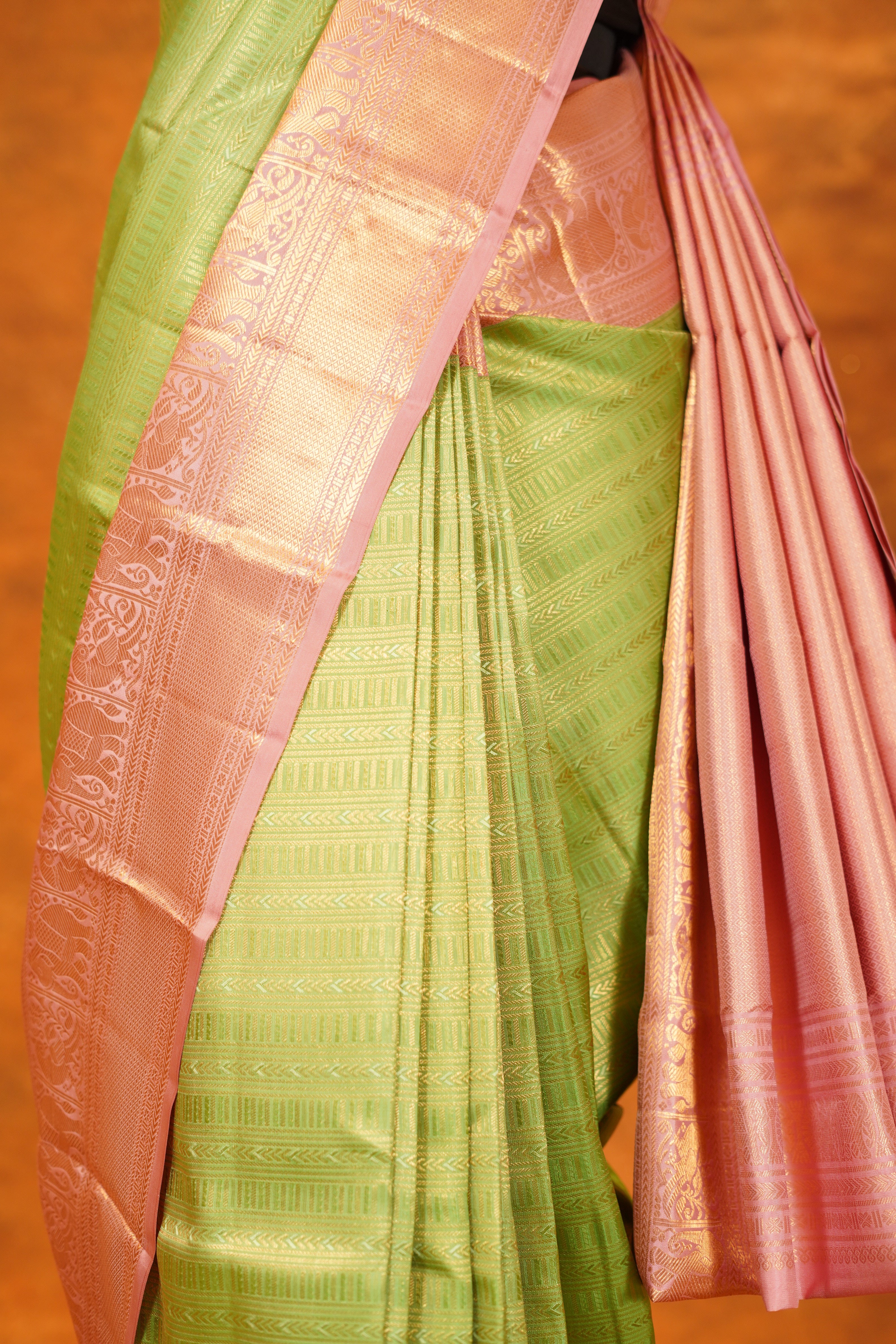 Parrot Green Colour Pure Kanjivaram Silk Saree with Pastel Pink Contrast