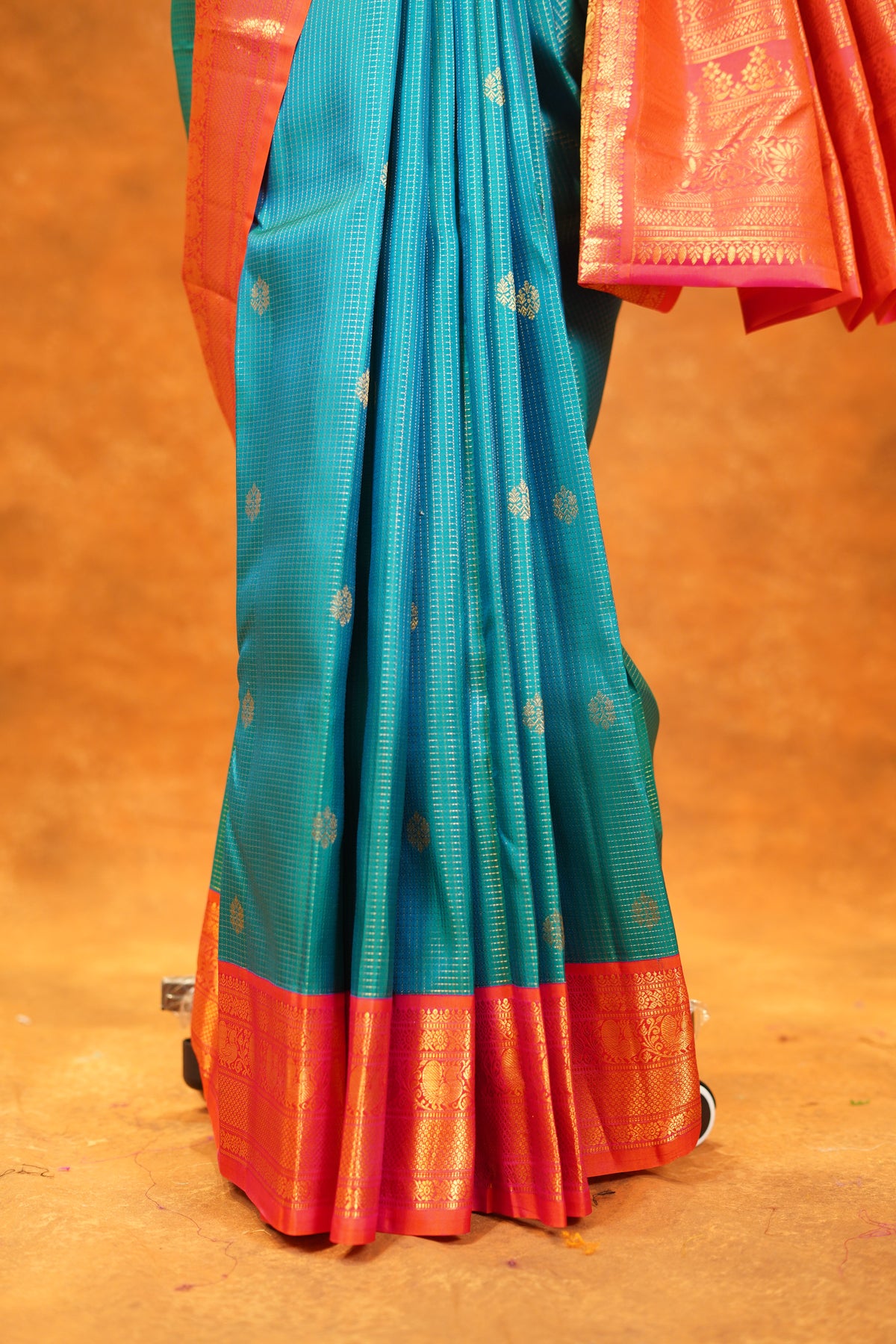 Peacock Blue colour Pure Kanjivaram Silk Saree with Pink contrast