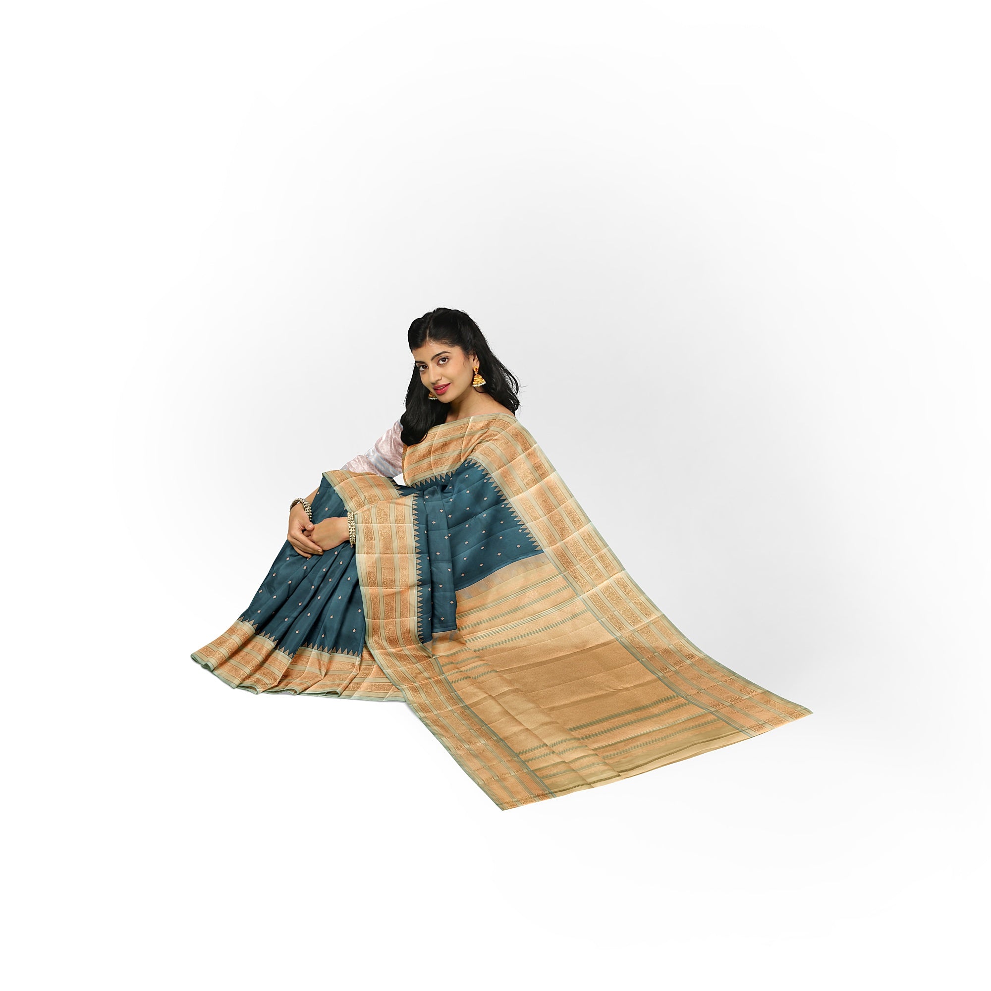 Rama Blue Kanjivaram Silk Saree with Elephant Zari Border – Regal Handloom Saree for Special Occasions Online - New Sudarshan Silks`