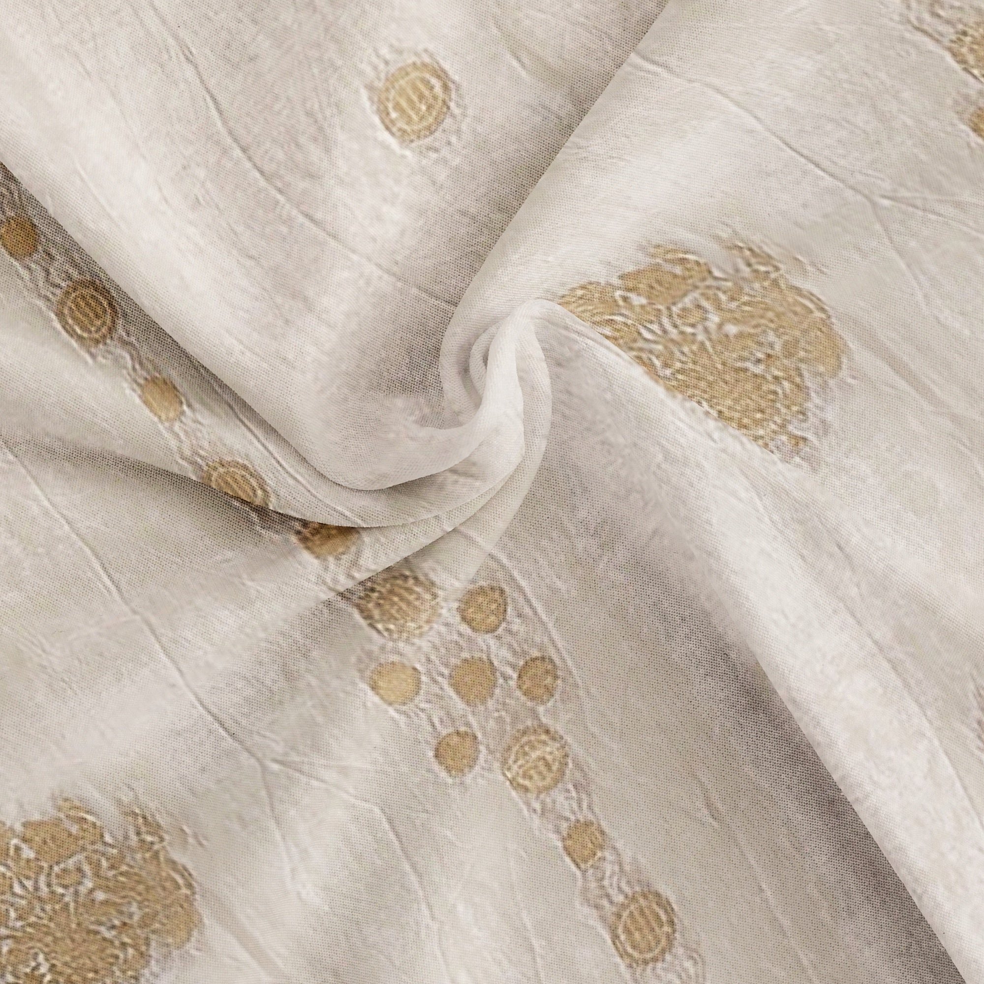 Milk White Raw Silk Saree – Graceful Elegance in Minimalist Style