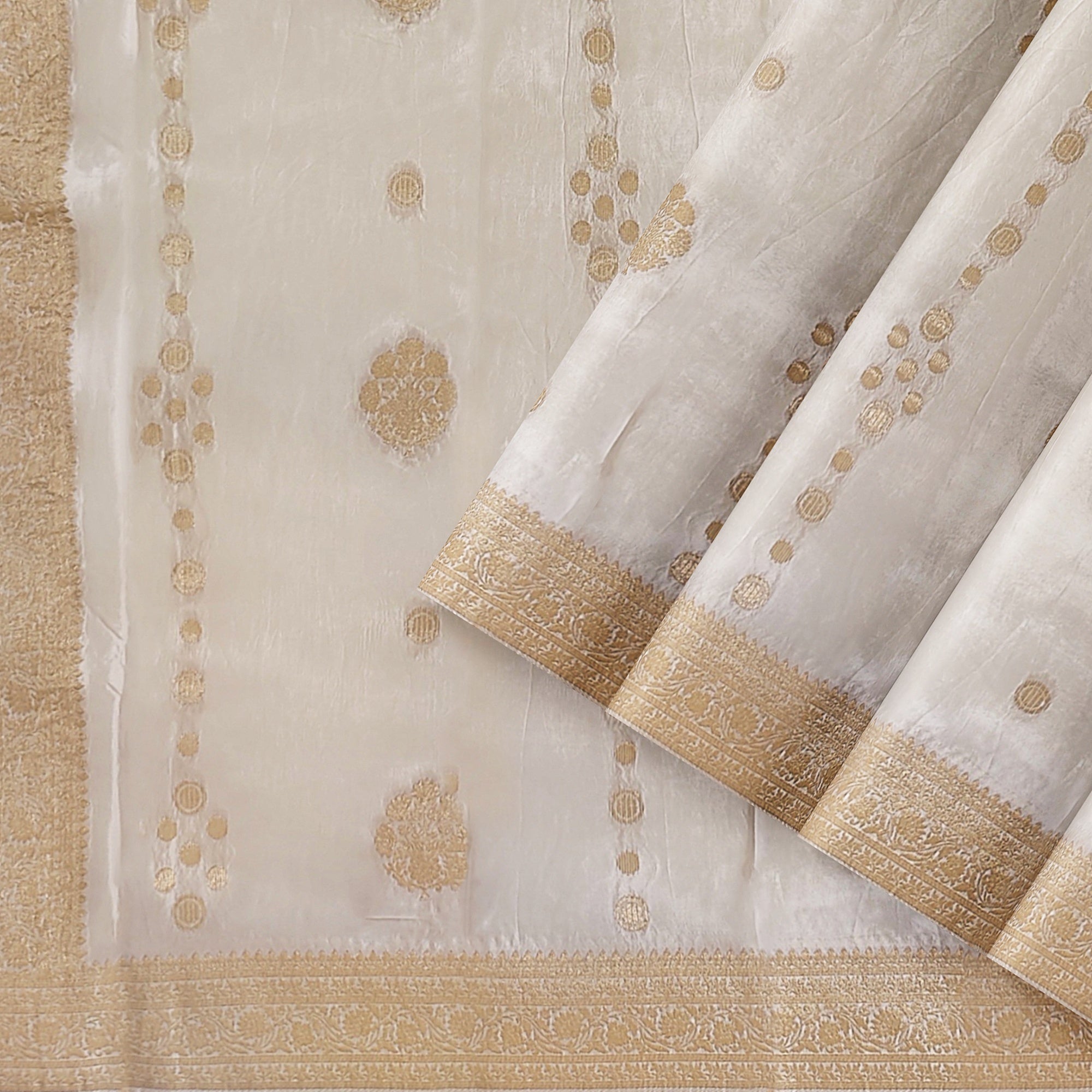 Milk White Raw Silk Saree – Graceful Elegance in Minimalist Style